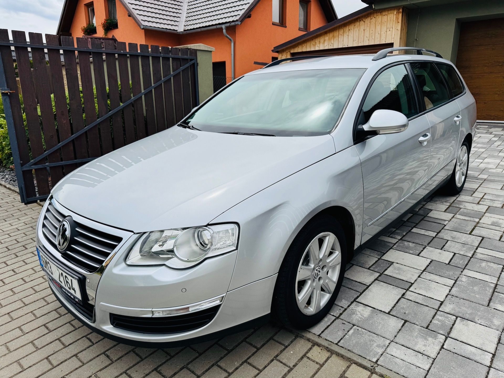 Volkswagen Passat, VAR 2.0TDi103kW velký servis - fotka 6