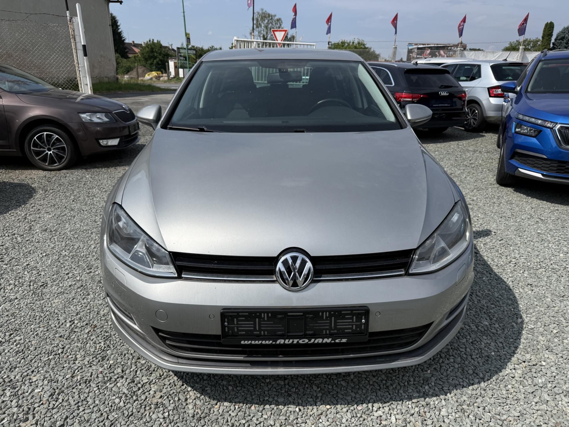 Volkswagen Golf, 1.2 TSI COMFORTLINE - fotka 2