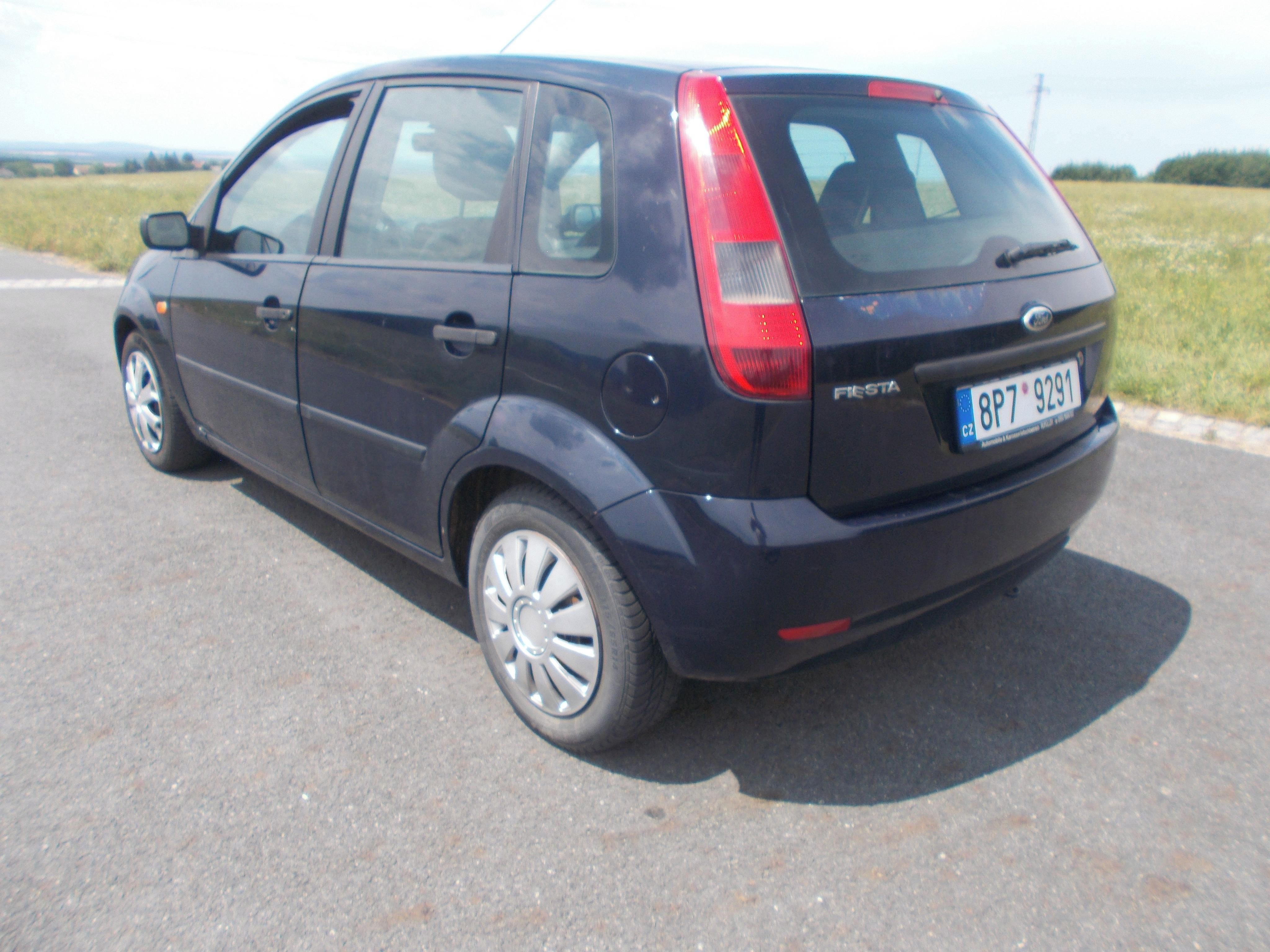 Ford Fiesta, 1,3 51 KW spolehlivé auto - fotka 3