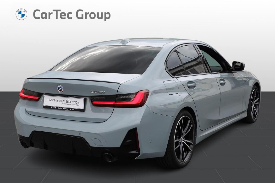 BMW Řada 3, 330i Sedan - fotka 5
