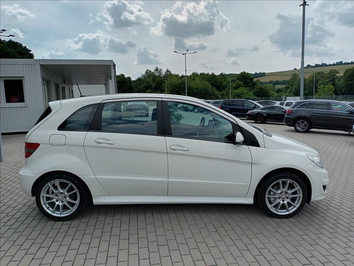 Mercedes-Benz Třídy B, 2,0 i,B 200,100kw,TAŽNÉ,VÝHŘEV - fotka 4