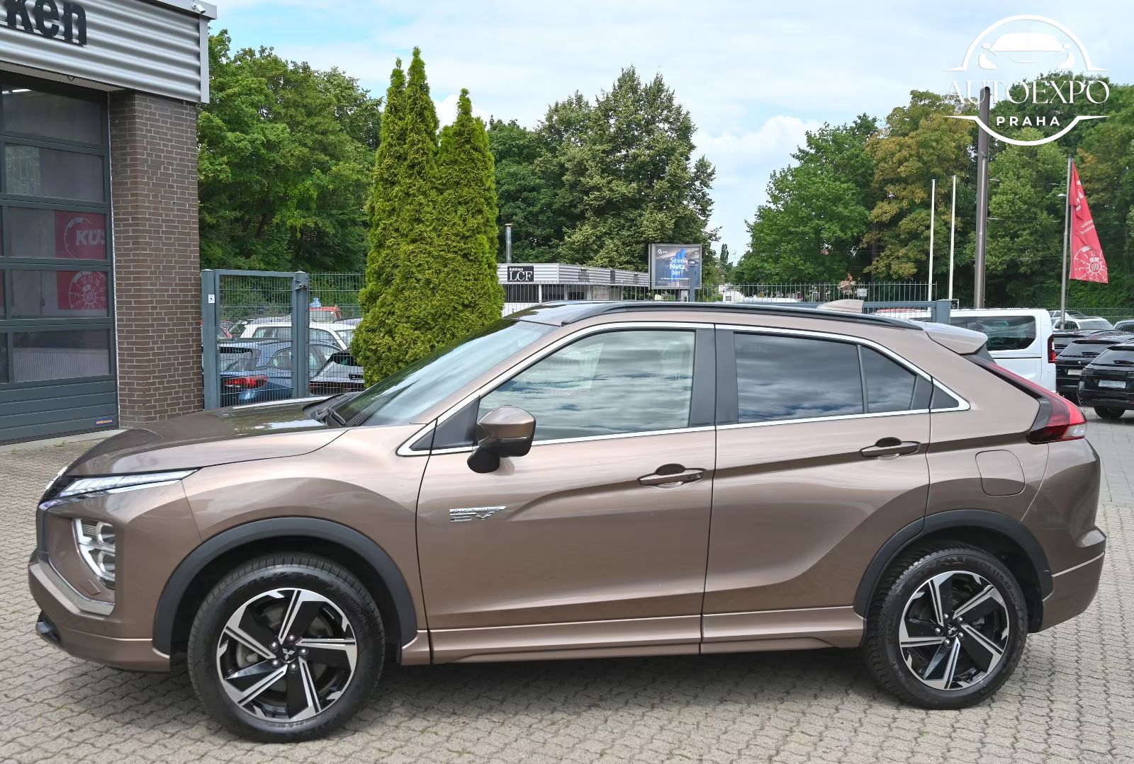 Mitsubishi Eclipse Cross, Plus 2.4 Select Hybrid 4WD - fotka 2