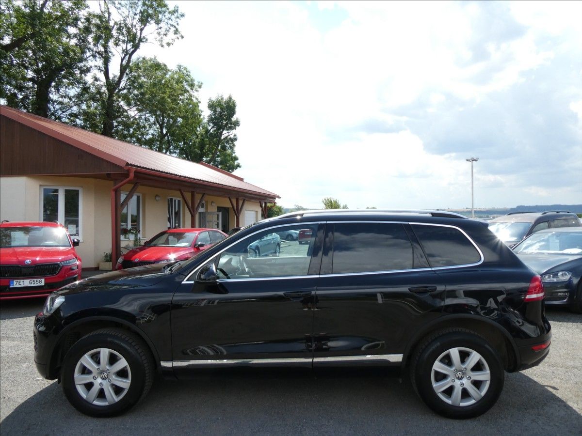 Volkswagen Touareg, 3,0 TDi V6 180kW, webasto, DPH - fotka 6