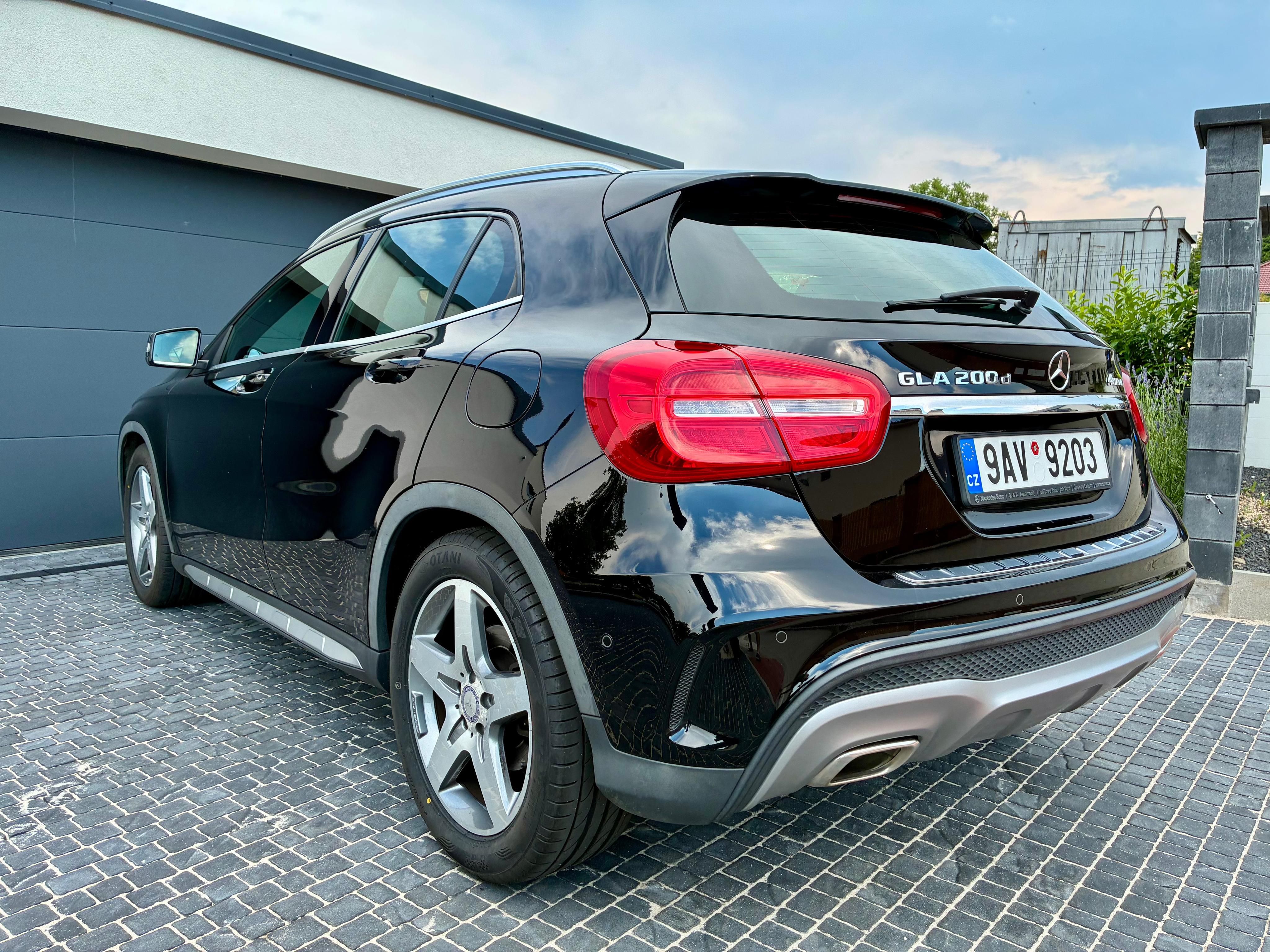 Mercedes-Benz GLA, 200d 4matic AMG koup.ČR - fotka 5