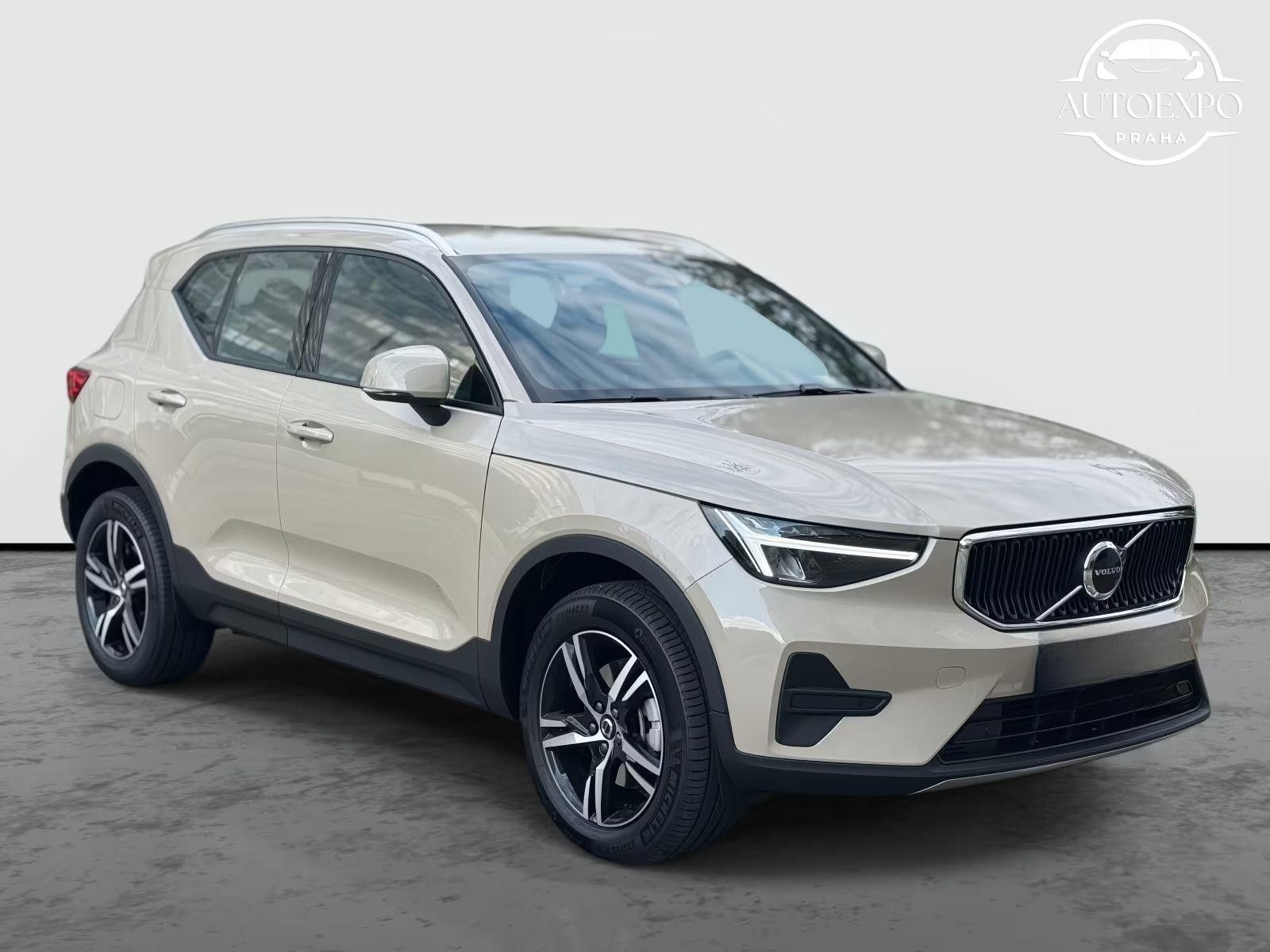 Volvo XC40, Core B3*CARPLAY*LED