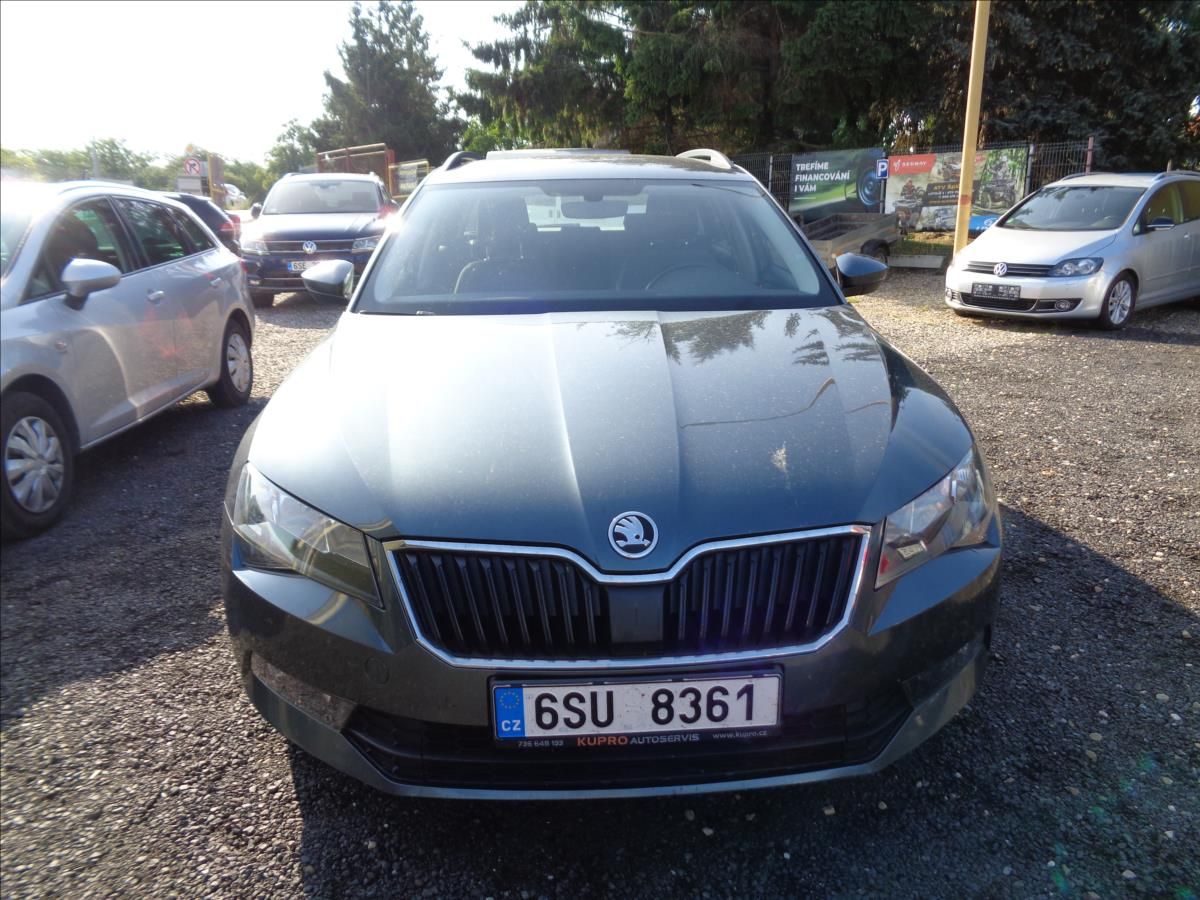 Škoda Superb, 2,0 - fotka 2