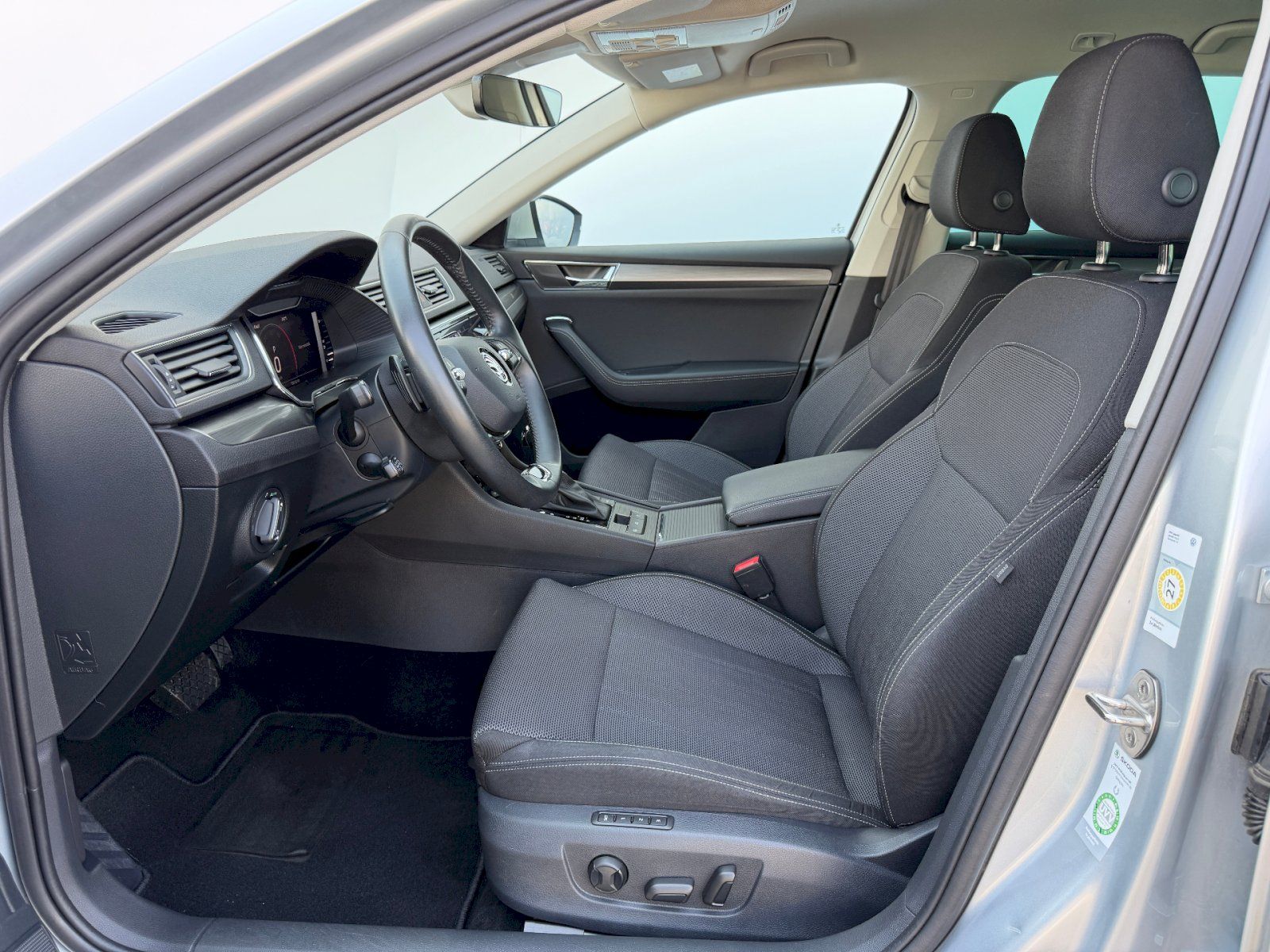 Škoda Superb, 2.0TDI 110kW DSG Style - fotka 5