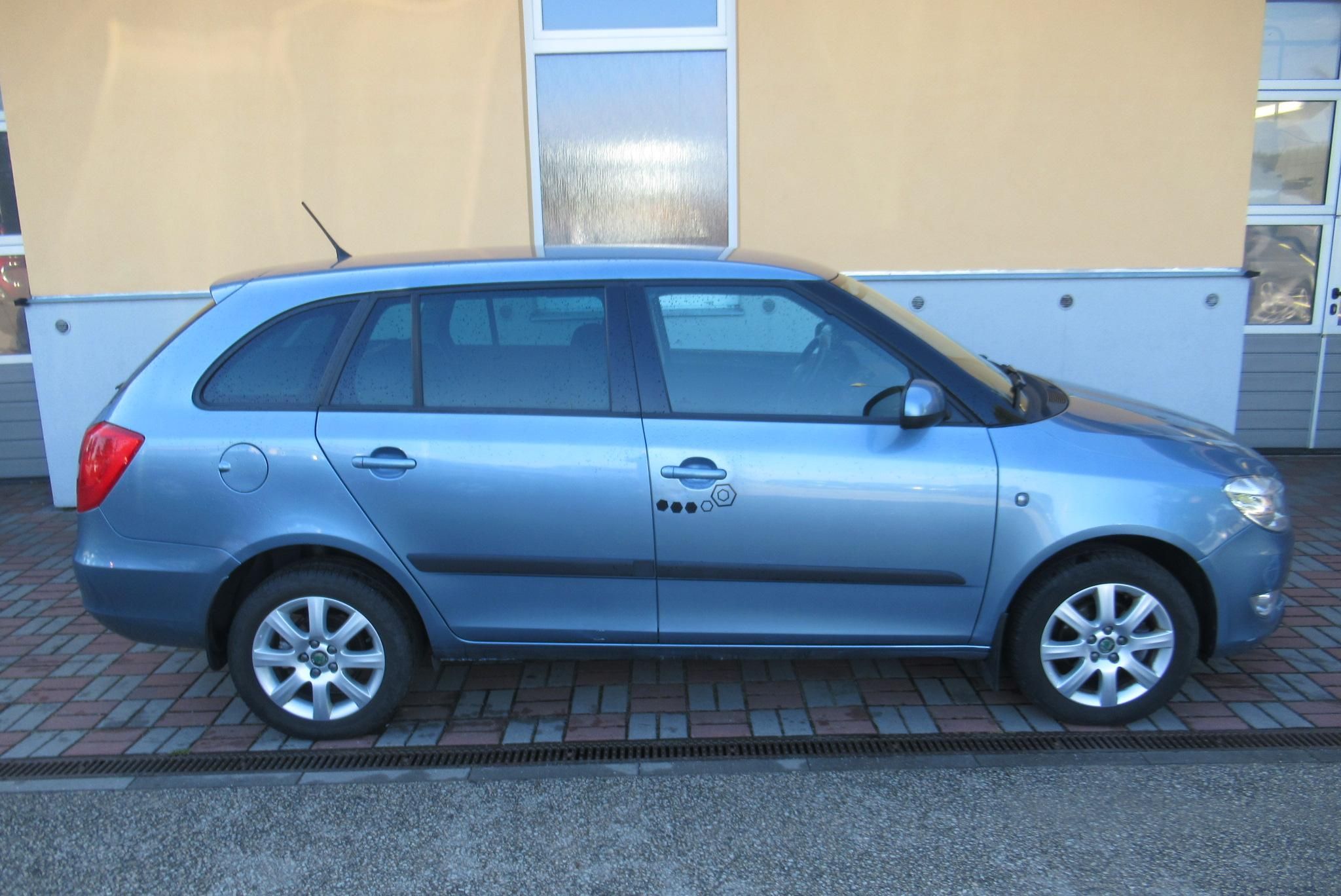 Škoda Fabia, 1.2 TSi AUT. KLIMA TEMPOMAT - fotka 3
