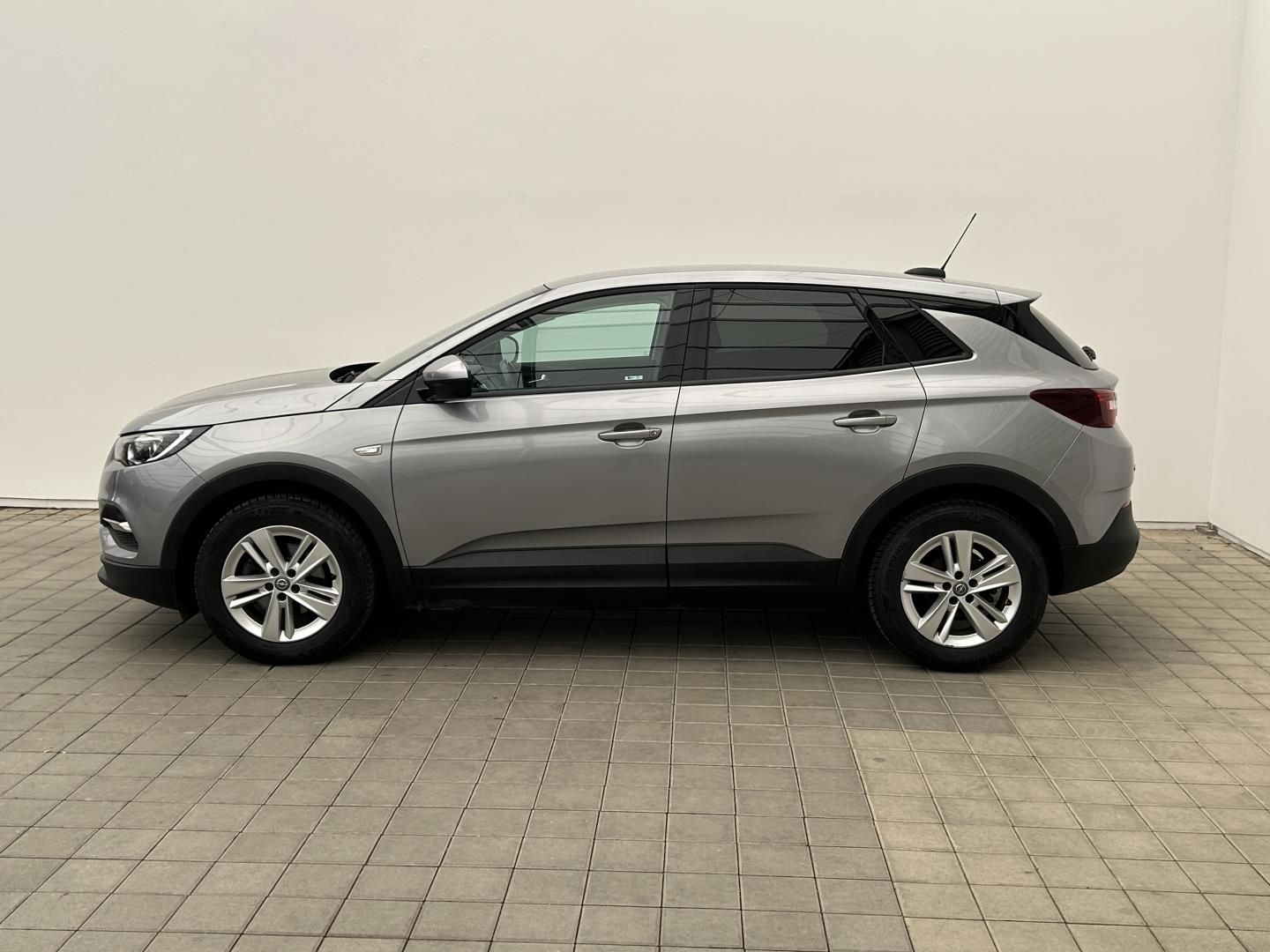 Opel Grandland X, 1.2TURBO 96kW Edition - fotka 2