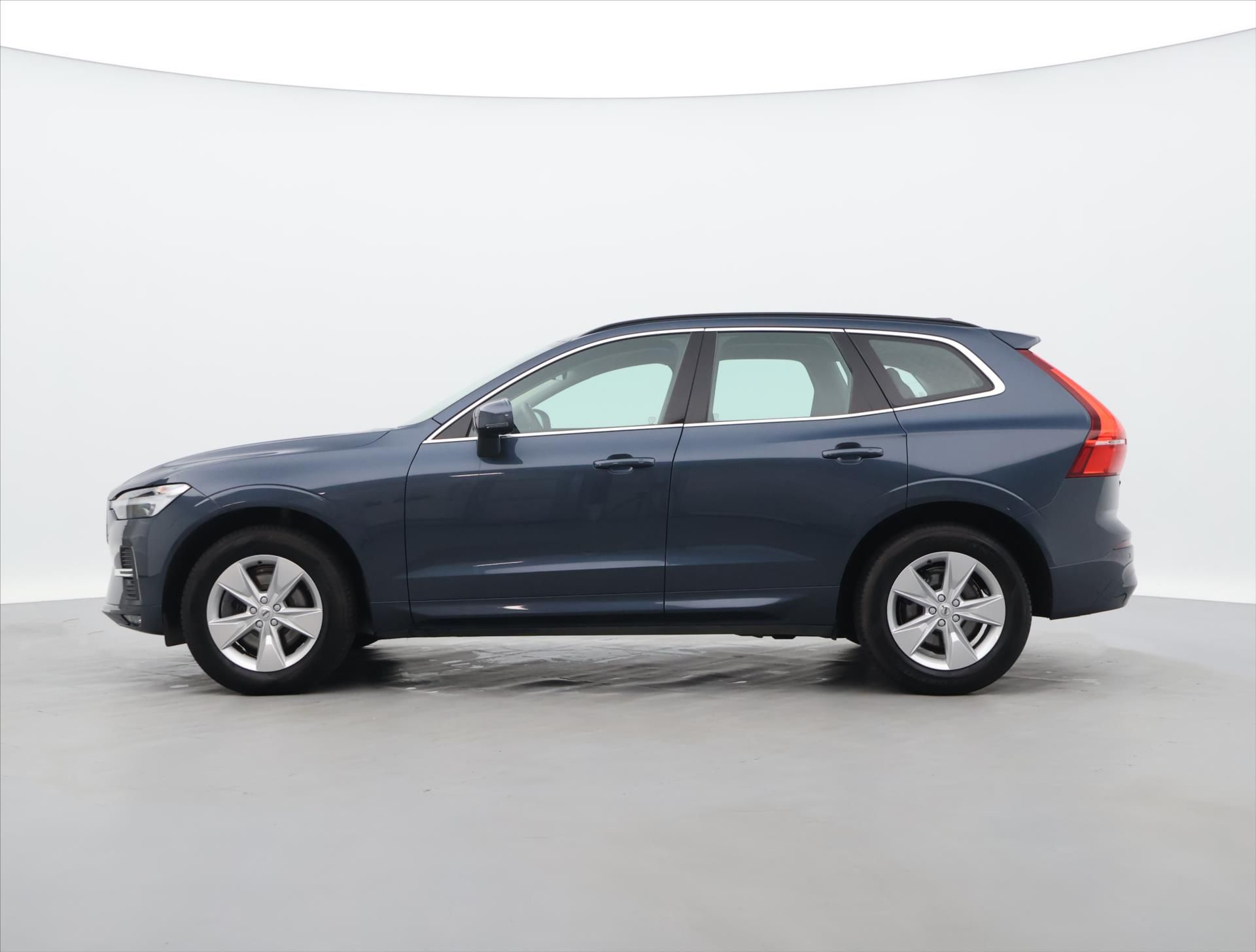Volvo XC60, 2,0 B4 145KW AWD MOMENTUM - fotka 4