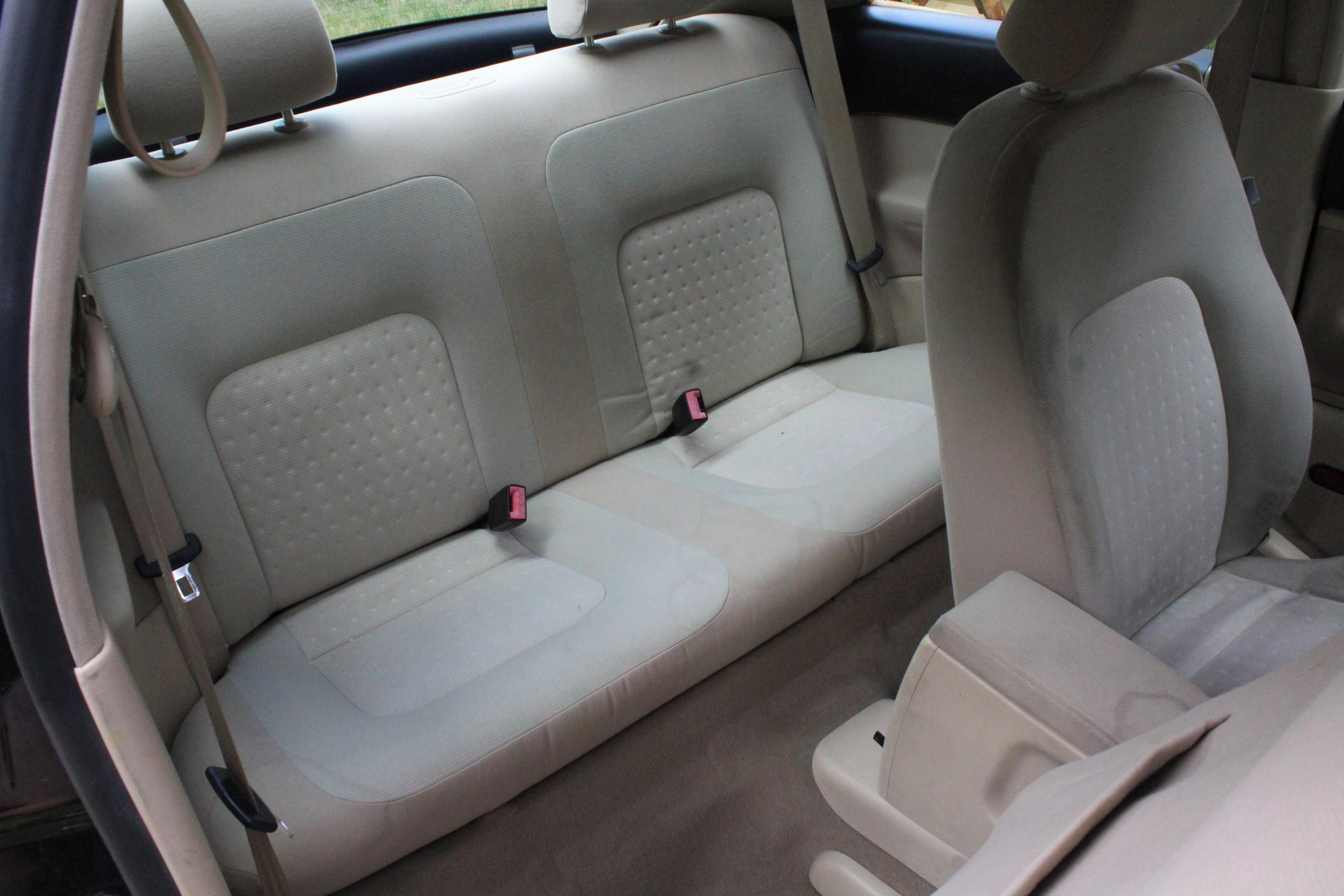 Volkswagen New Beetle, 1.4 TSI - krémový interiér - fotka 6