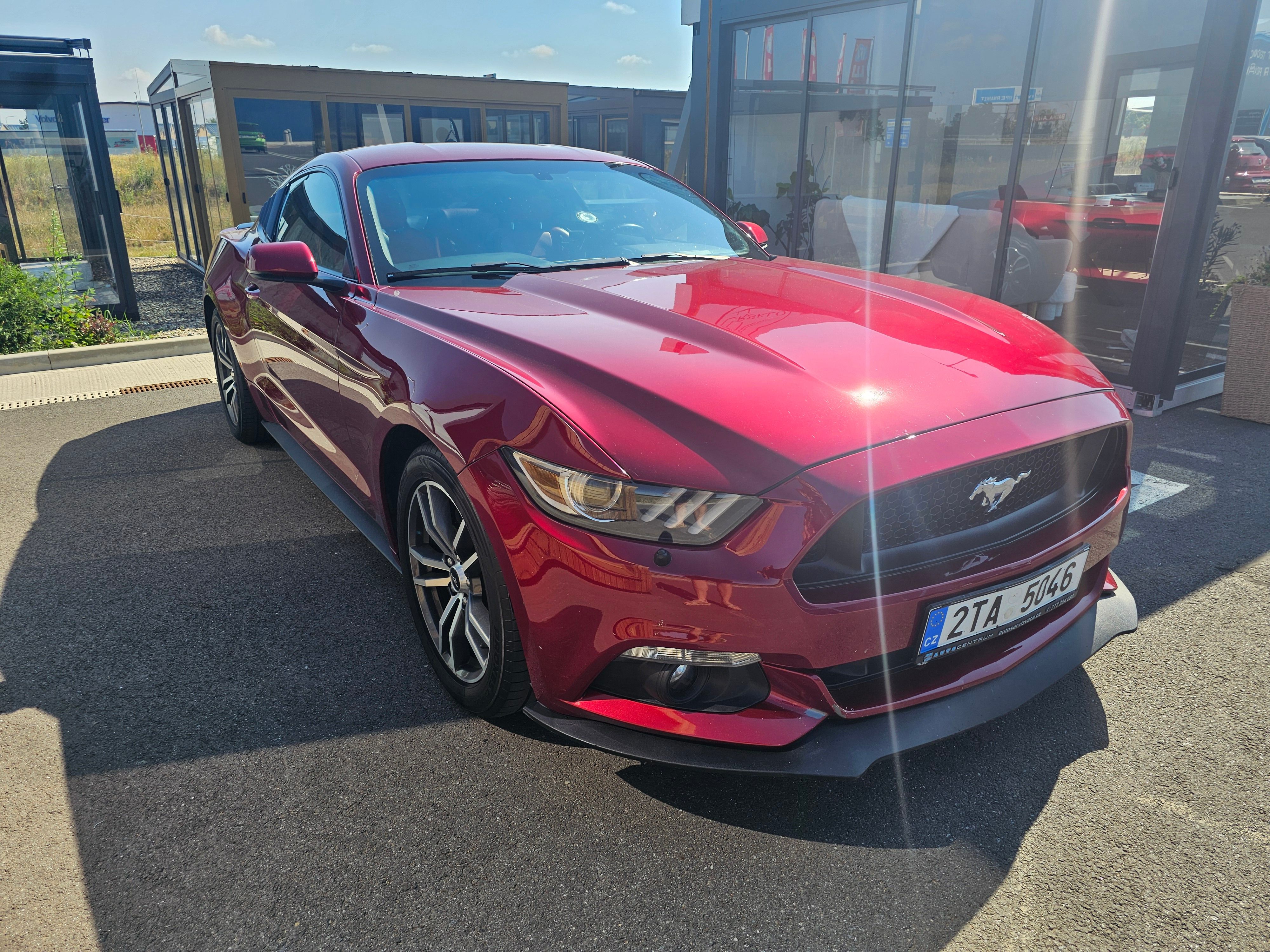 Ford Mustang, 2.3 EcoBoost Automat - fotka 2