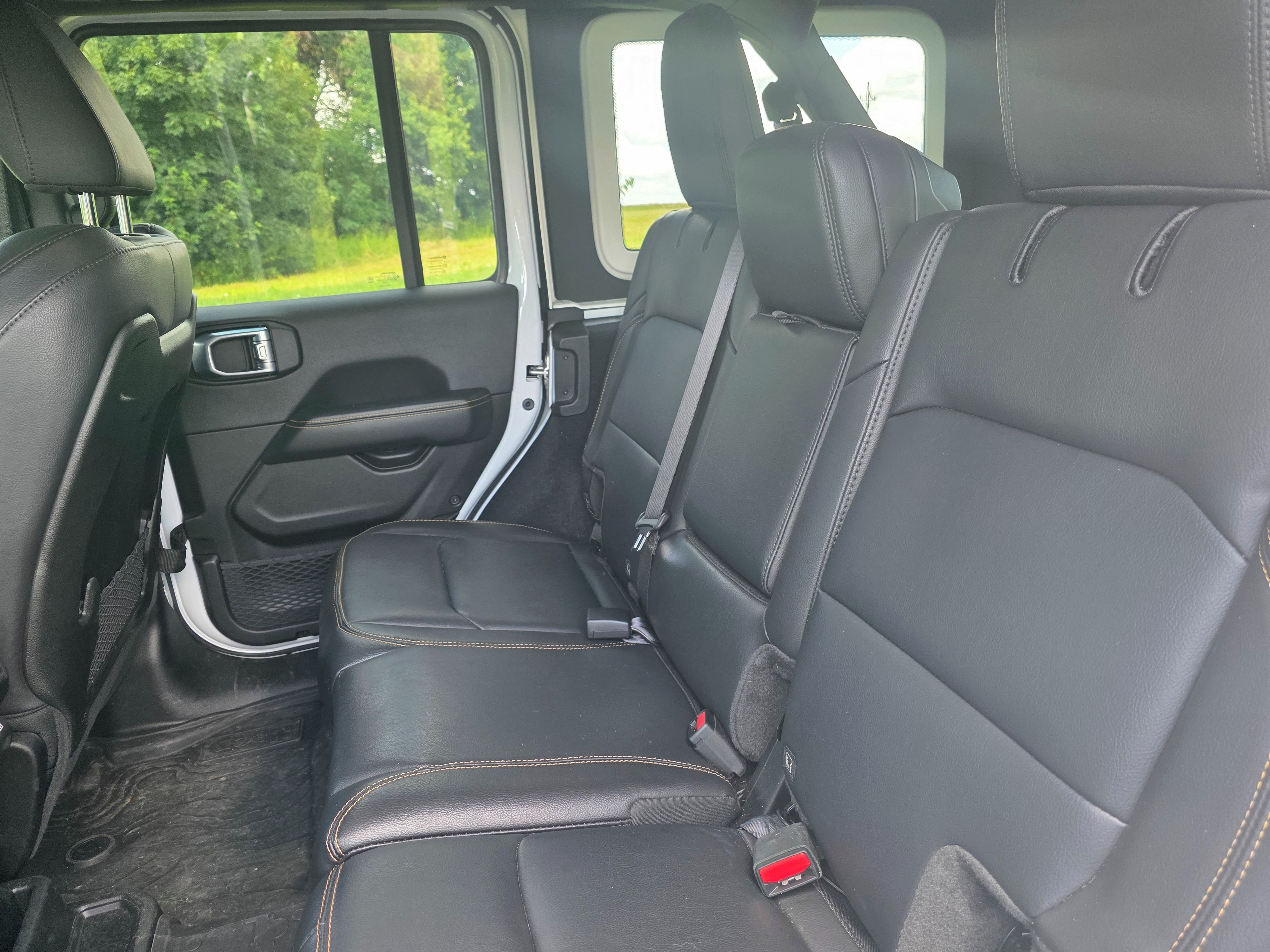 Jeep Wrangler, Sahara unlimited - bezvadný st - fotka 6