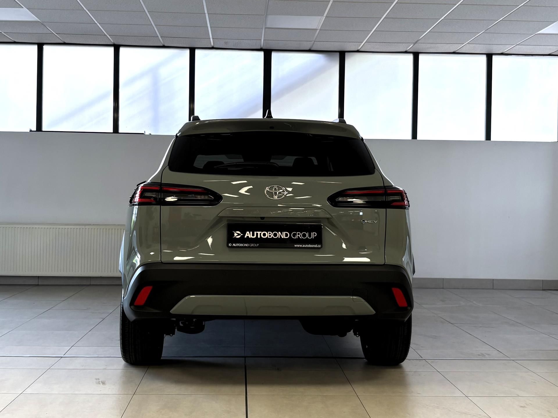 Toyota Corolla Cross, 1.8 Hybrid, e-CVT (4x2), Style - fotka 6