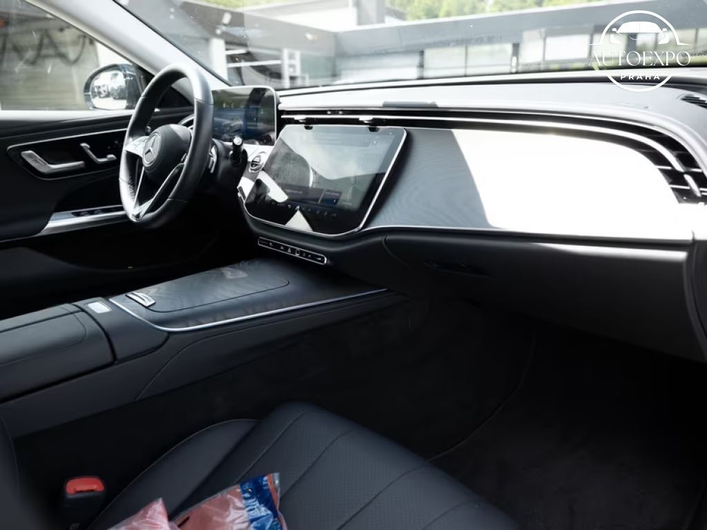 Mercedes-Benz Třídy E, 220d Avantgarde*360KAMER*KŮŽE - fotka 3