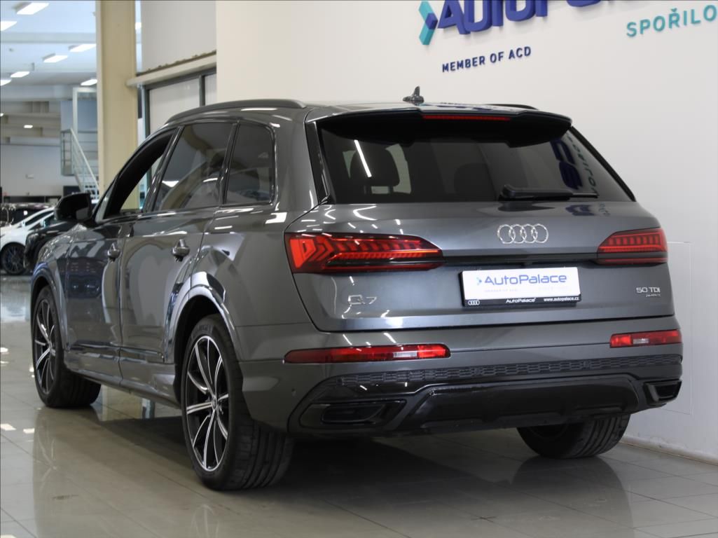 Audi Q7, 3,0 50TDi S-Line 45tkm. 1.maj. - fotka 3