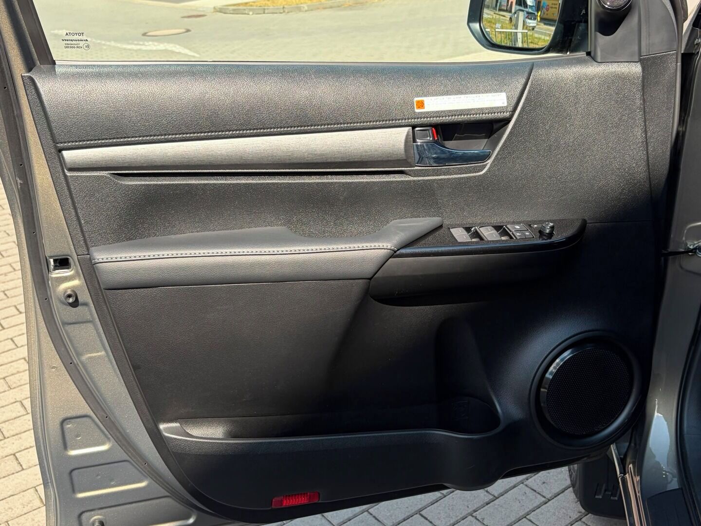 Toyota Hilux, Double cap 2.8 invincible - fotka 5