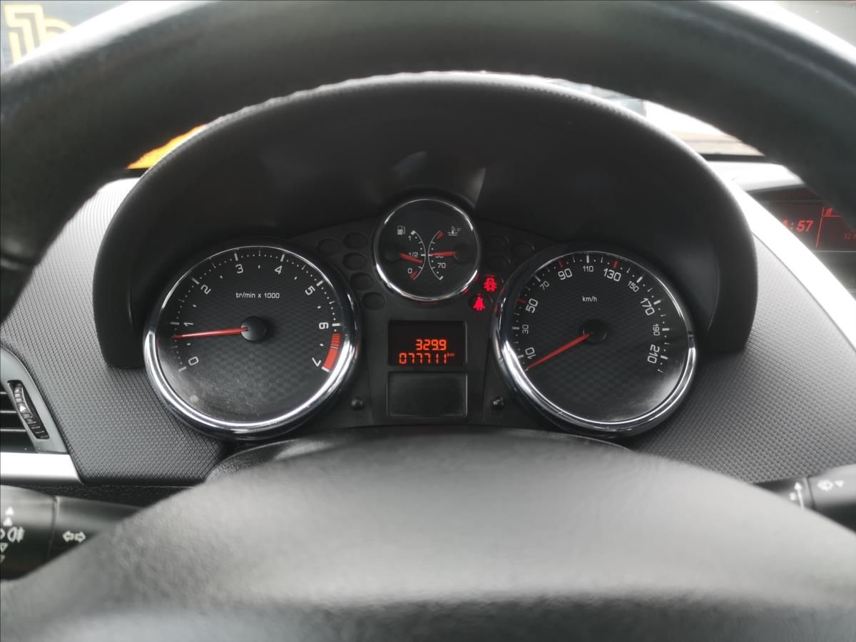 Peugeot 207, 1,6 TRENDY  cc - fotka 5