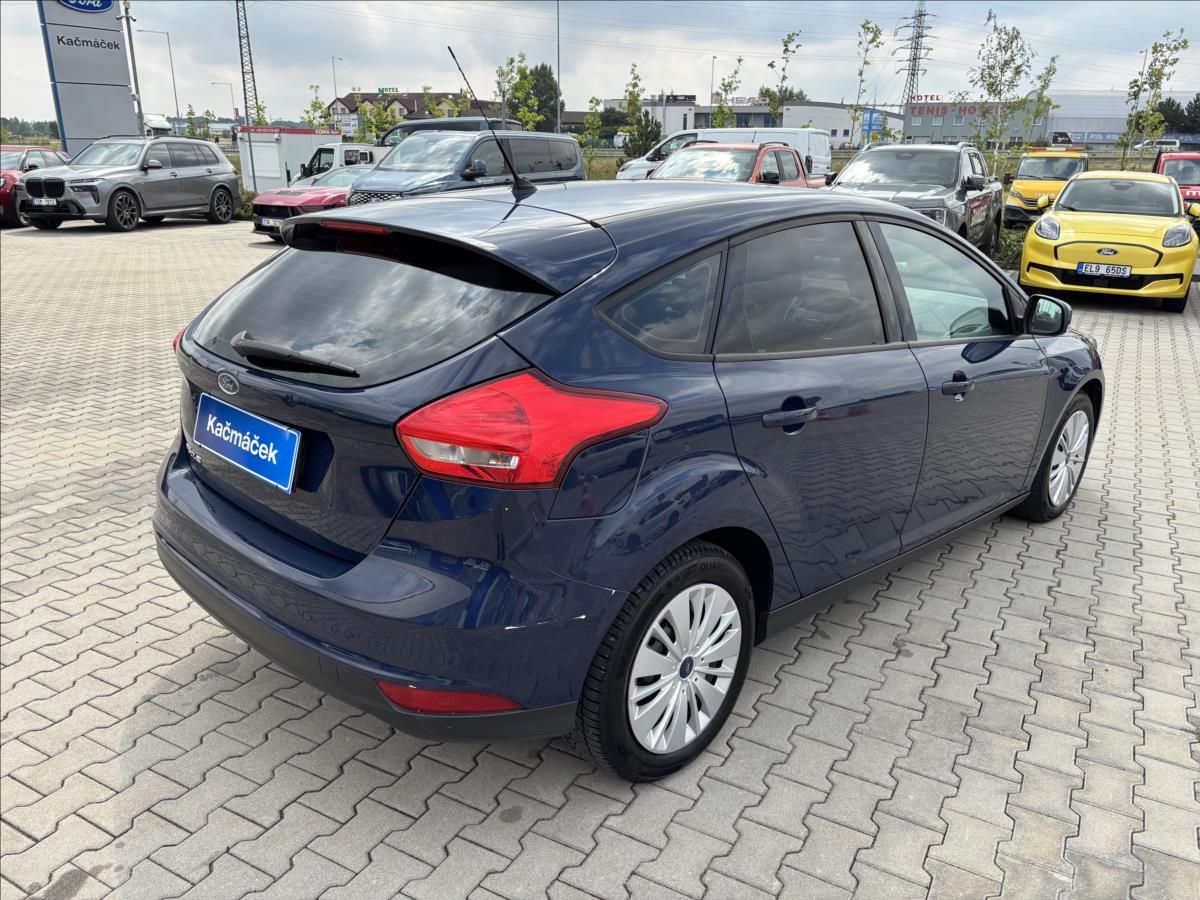 Ford Focus, 1,6 Trend 1.6 Duratec Ti-VCT - fotka 5