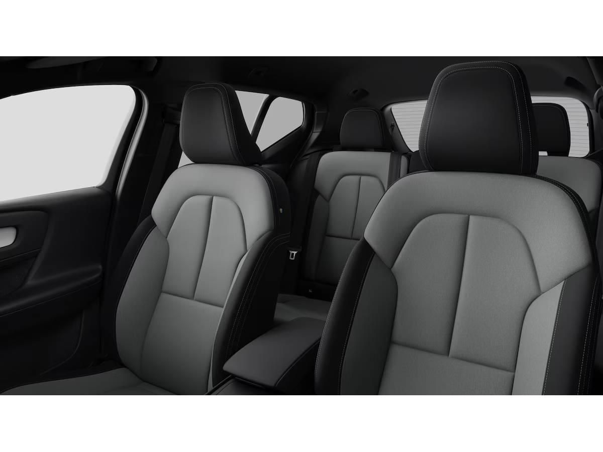 Volvo XC40, 2.0B3 120kW PLUS DARK - fotka 4