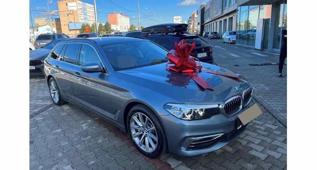 BMW Řada 5, 530D Xdrive, servis, garáž - fotka 6