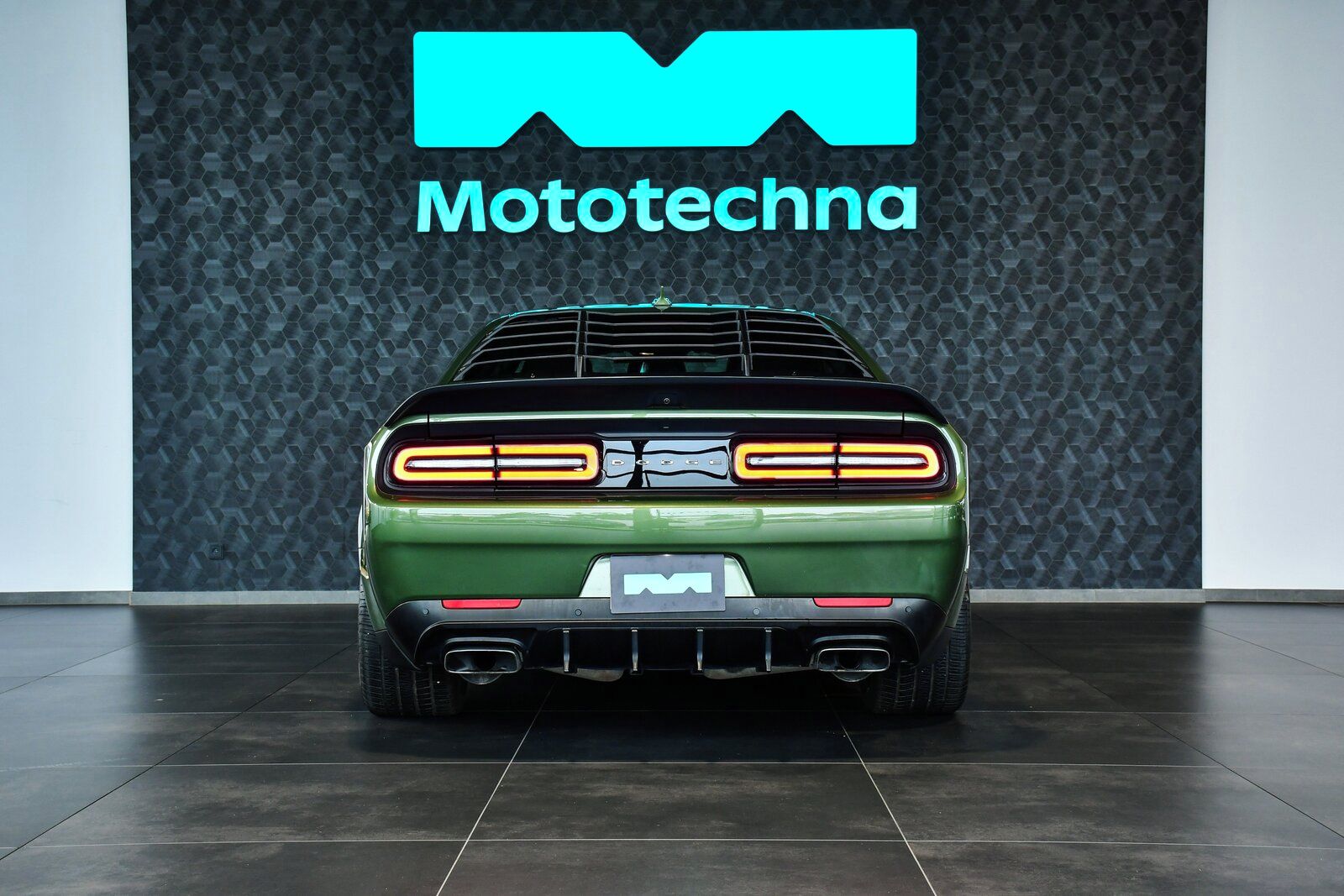 Dodge Challenger, 6.4 SRT 392, ČR, 6.4 R/T - fotka 4