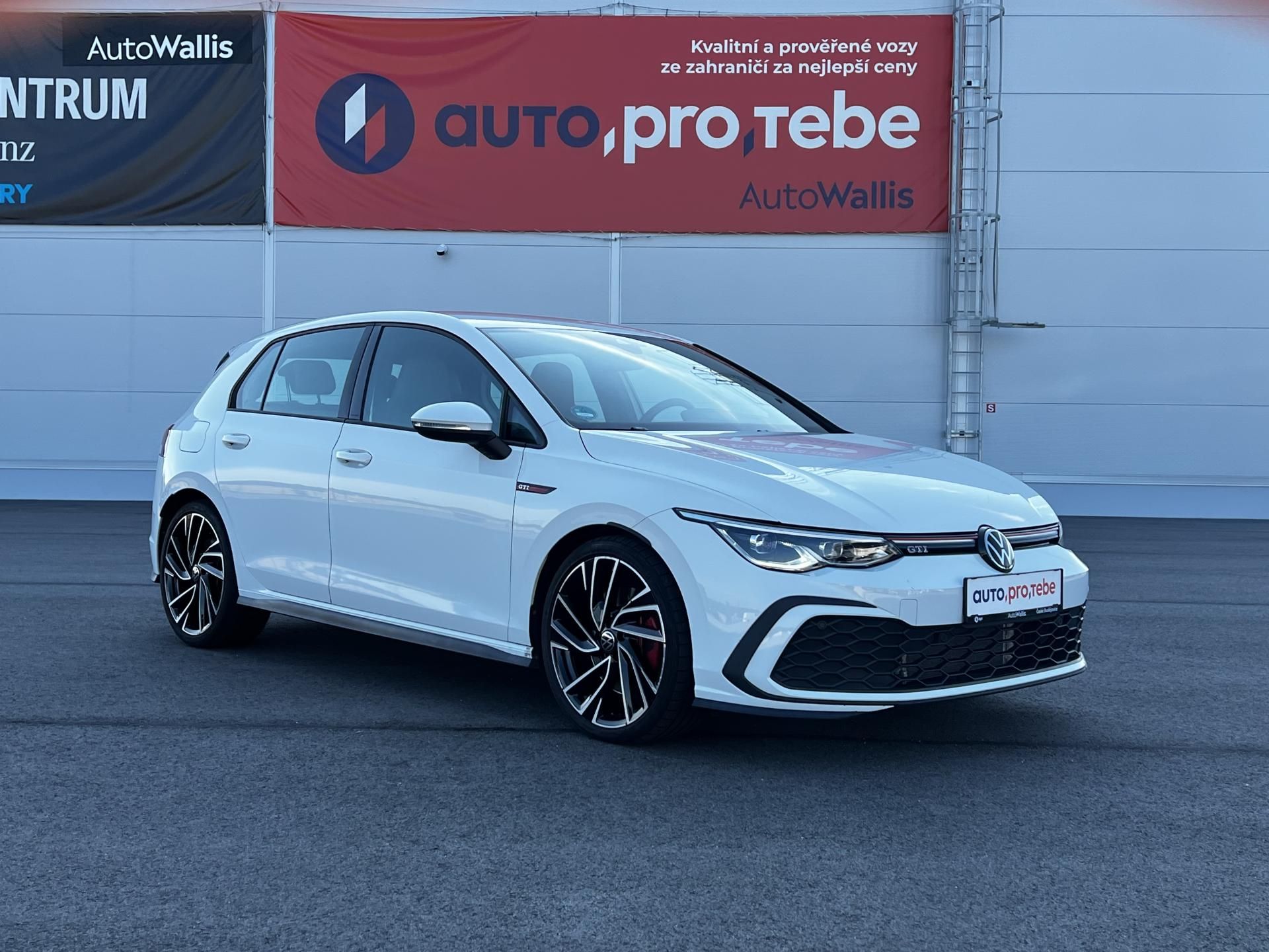Volkswagen Golf, GTI 2.0TSI DSG 180kW DPH - fotka 2