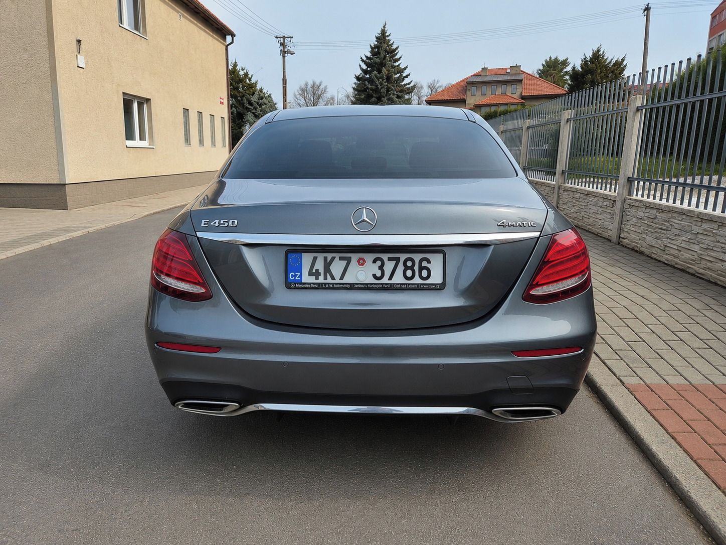 Mercedes-Benz Třídy E, servis pouze MB - fotka 3