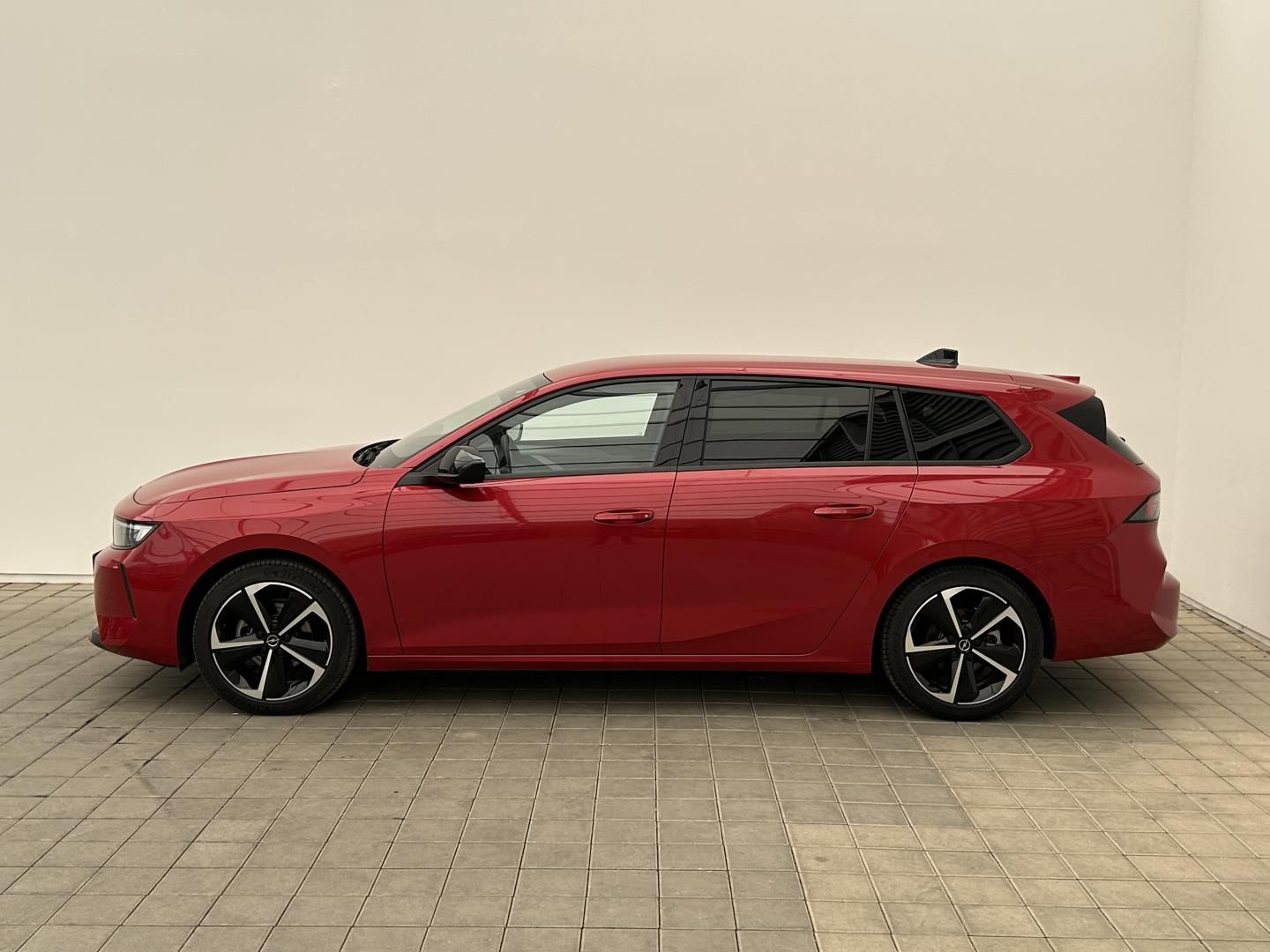 Opel Astra, 1.2Turbo 110k 81kW Edition - fotka 2