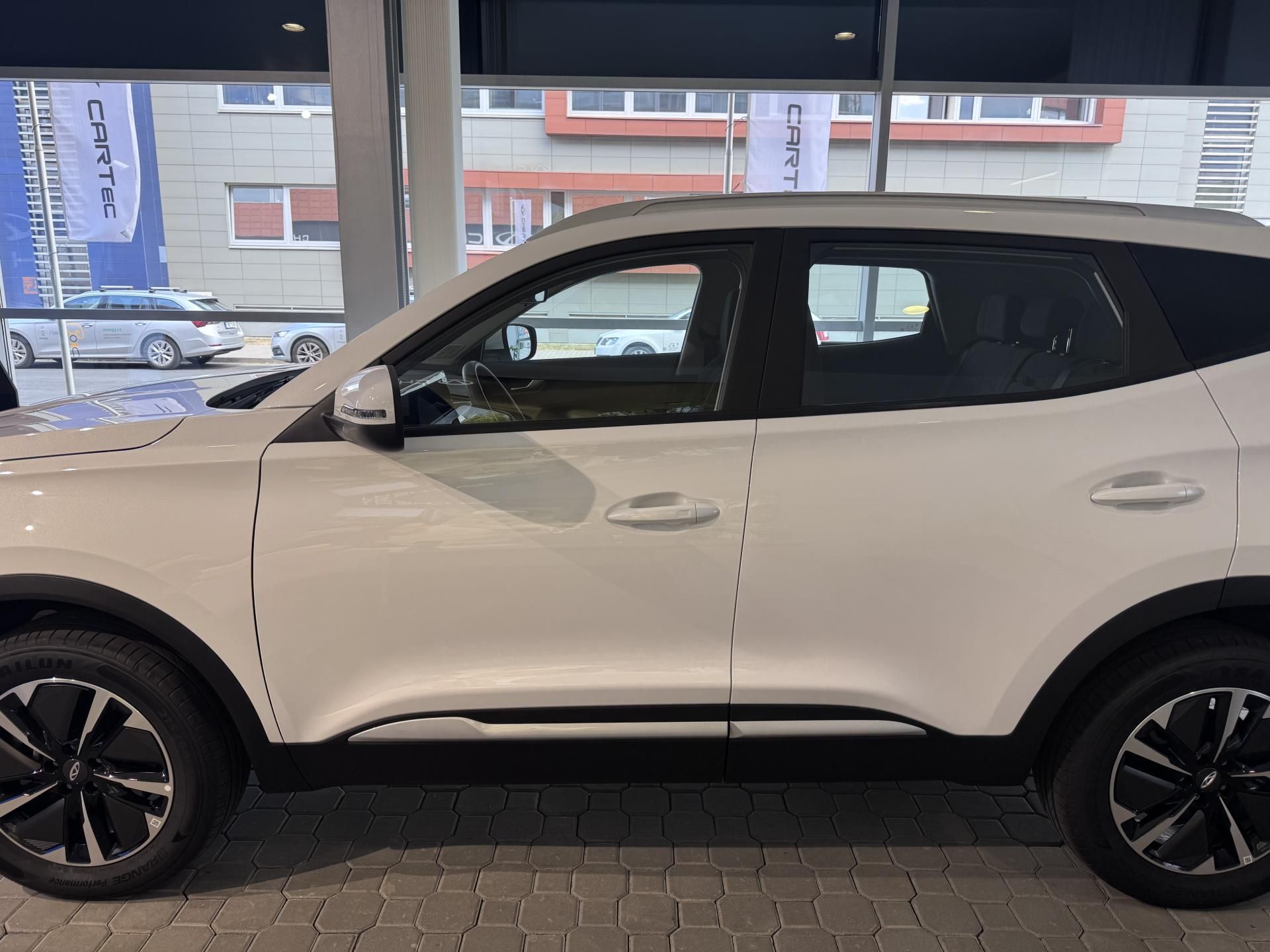 Chery Tiggo 4 HEV, 1,5 COMFORT - fotka 4
