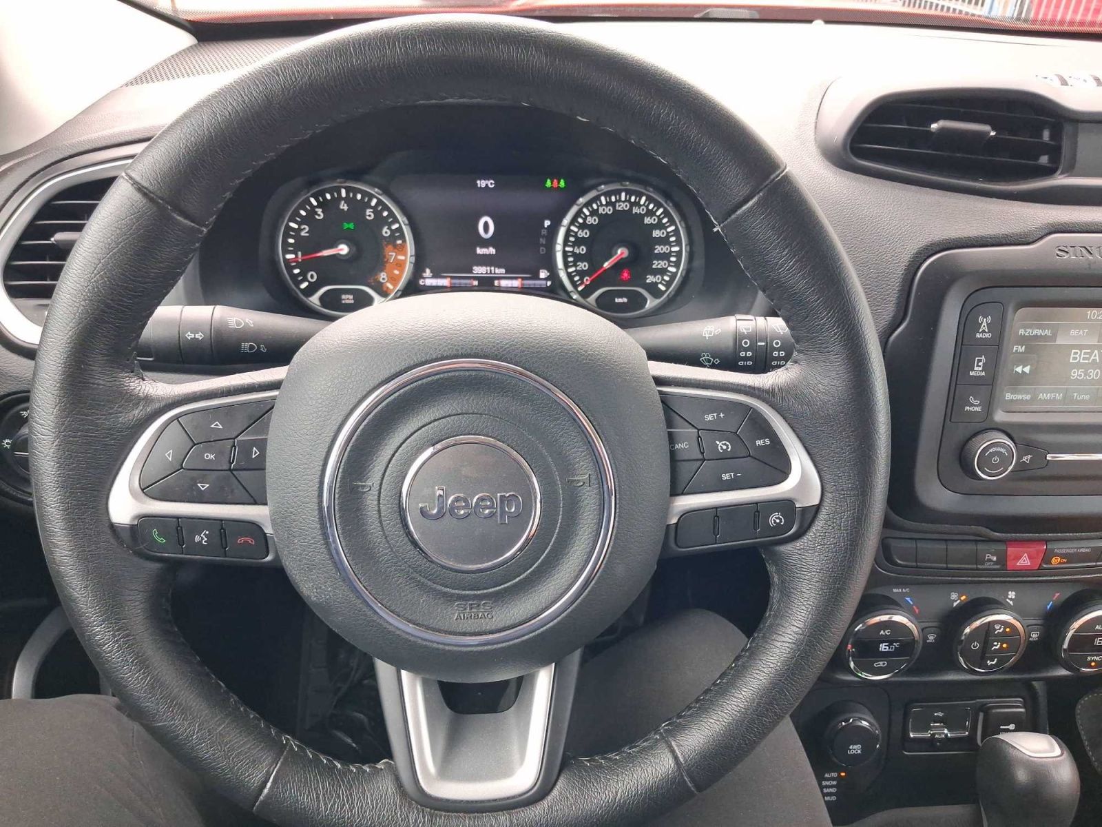 Jeep Renegade, 1.4 MultiAir, 4X4, Automat - fotka 3