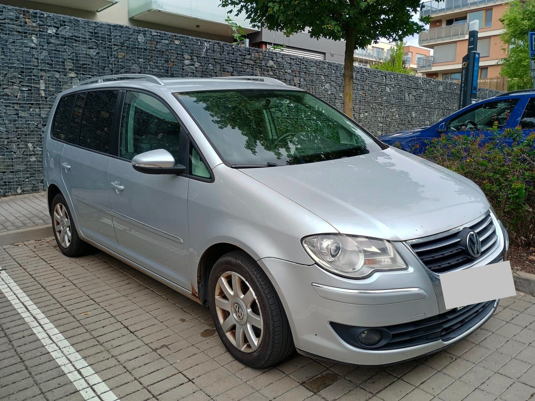 Volkswagen Touran - fotka 2