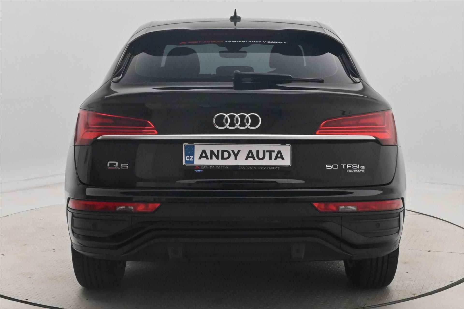 Audi Q5, 2,0 50TFSIe 195kW 4x4 S-Tronic - fotka 6