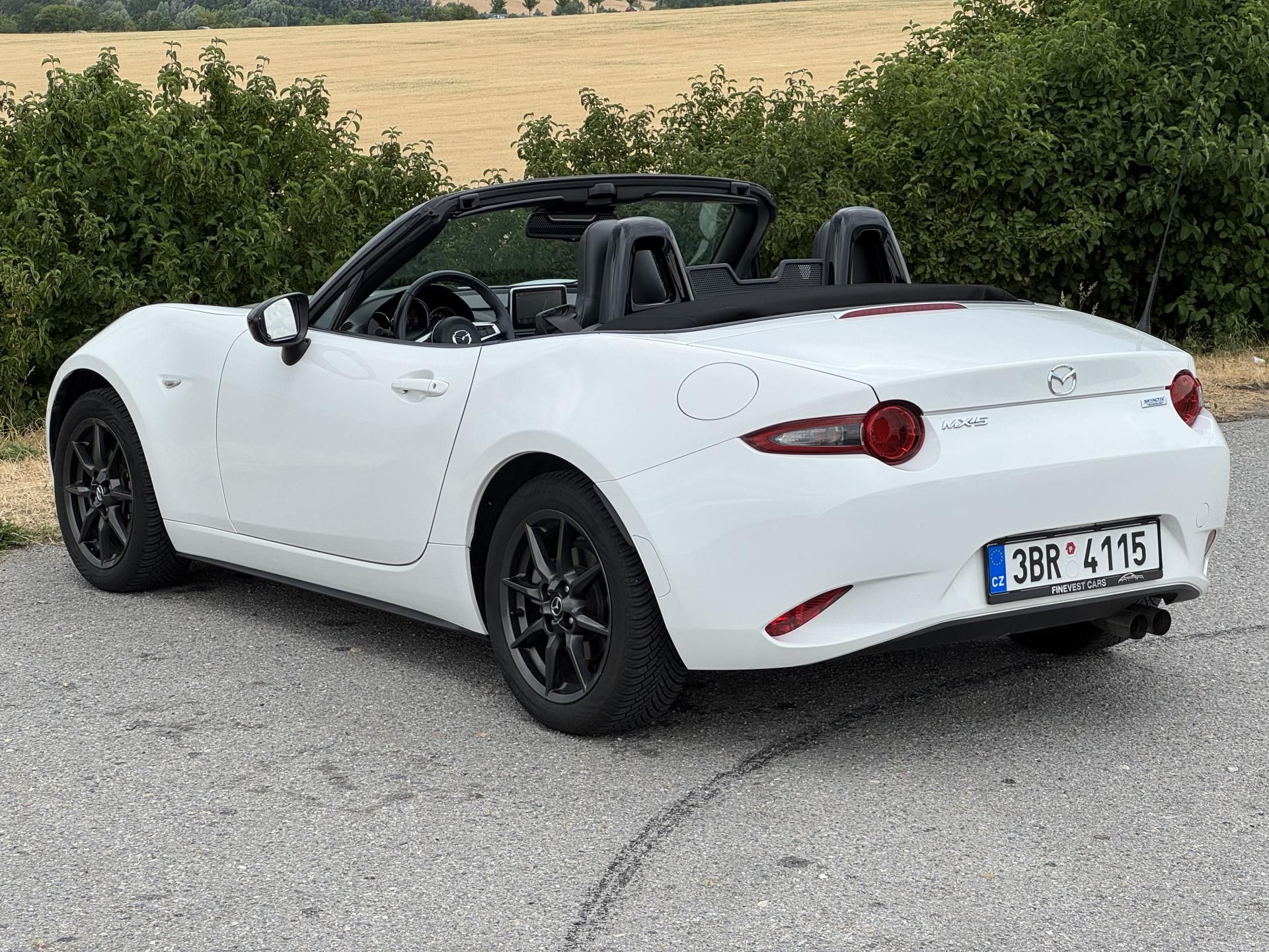 Mazda MX-5, 1.5 96 kW Soft top Výhřev sed. - fotka 2