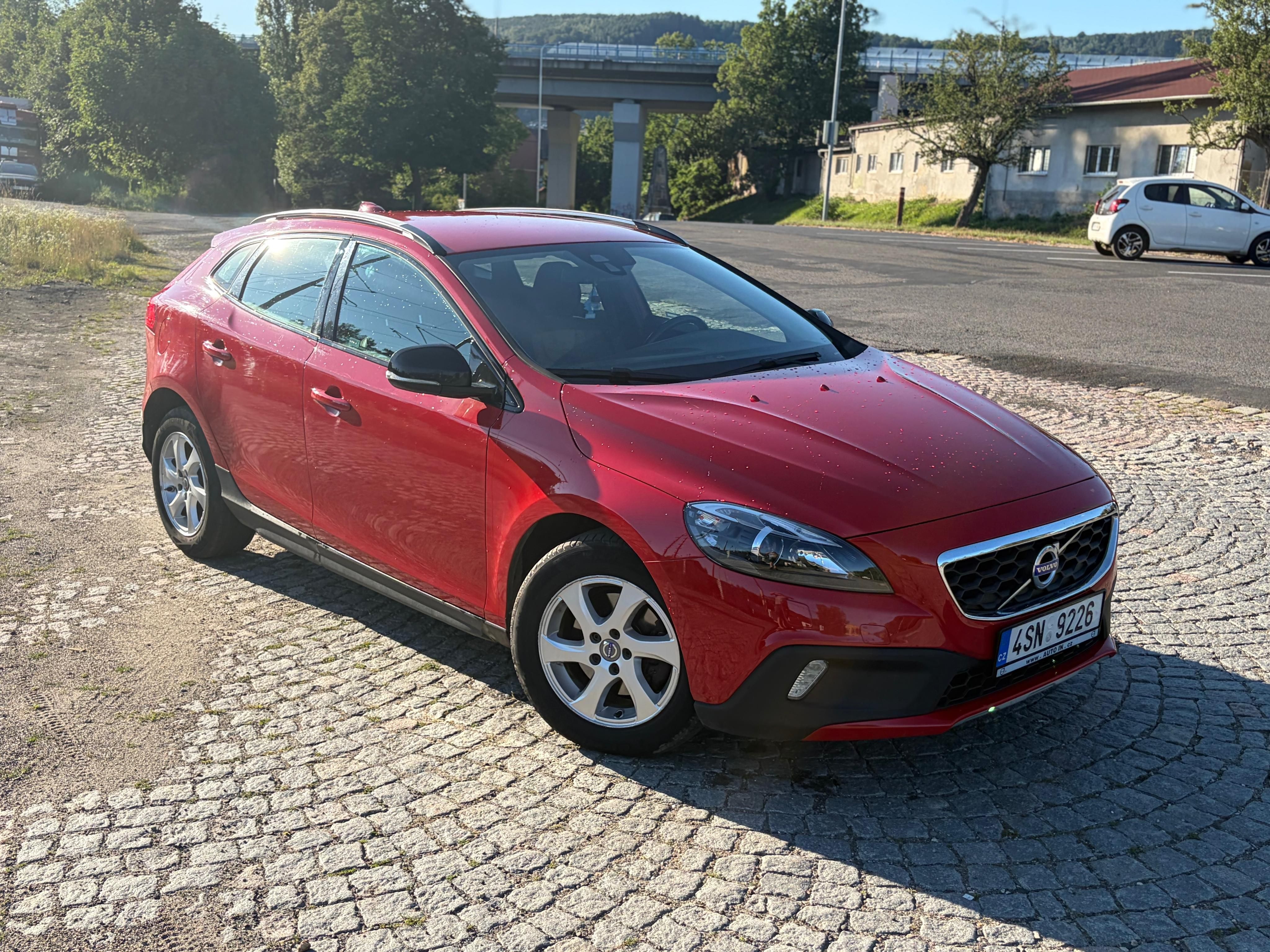 Volvo V40, Volvo v40 d2 cross country - fotka 2