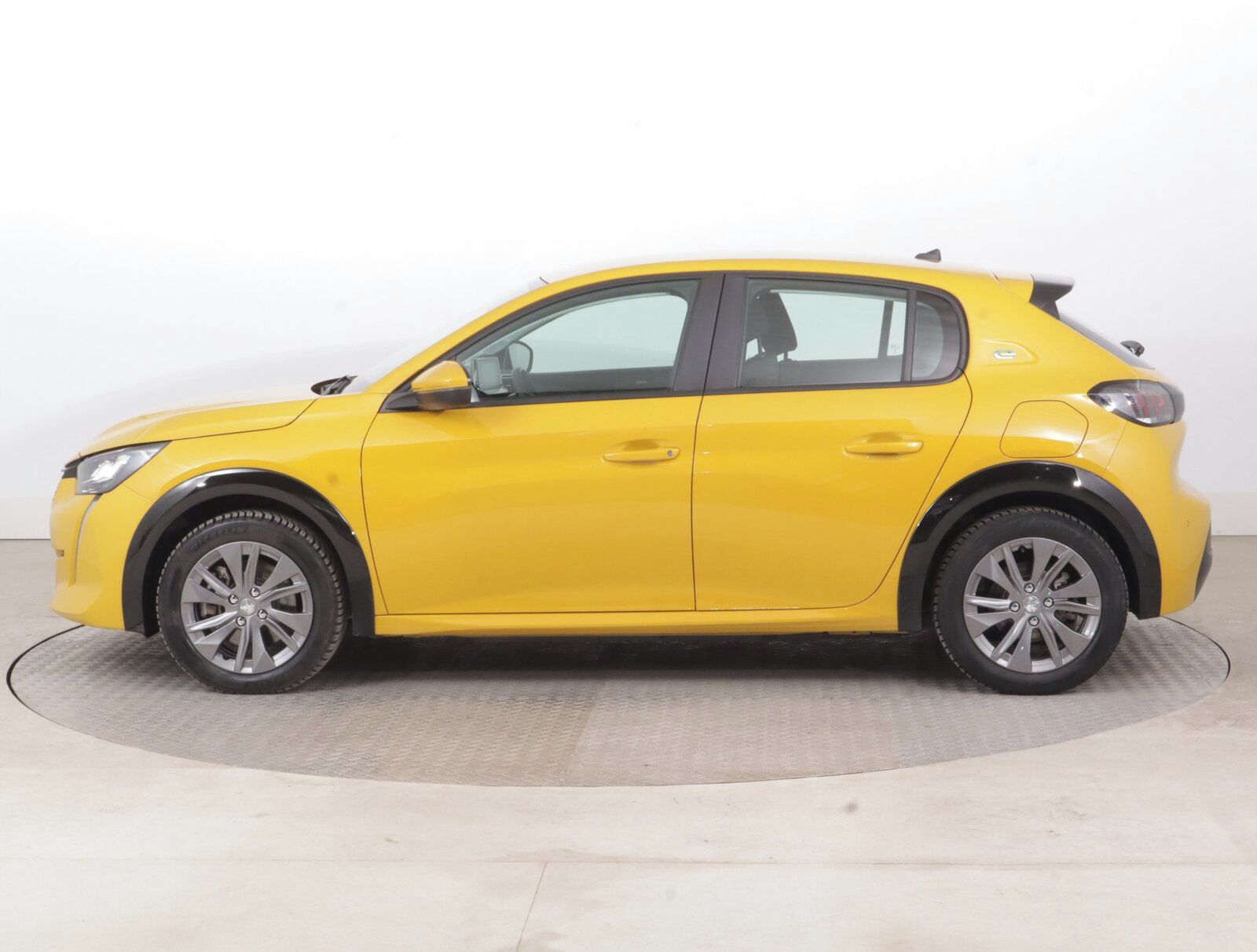 Peugeot 208, 50 kWh, SoH 90%, Automat - fotka 3