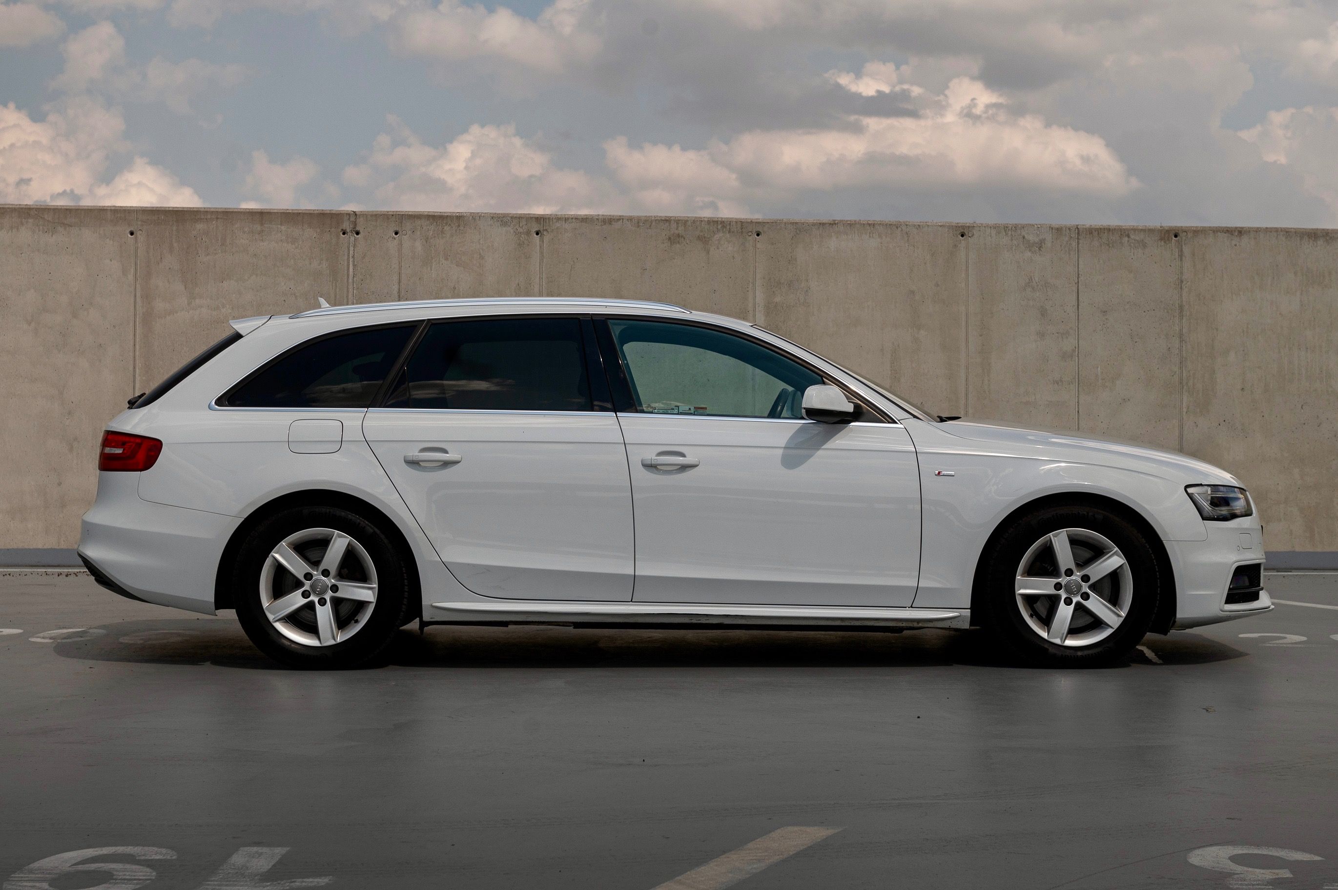 Audi A4 Avant, 2.0TDI 140kW Quattro AT S-Line - fotka 4