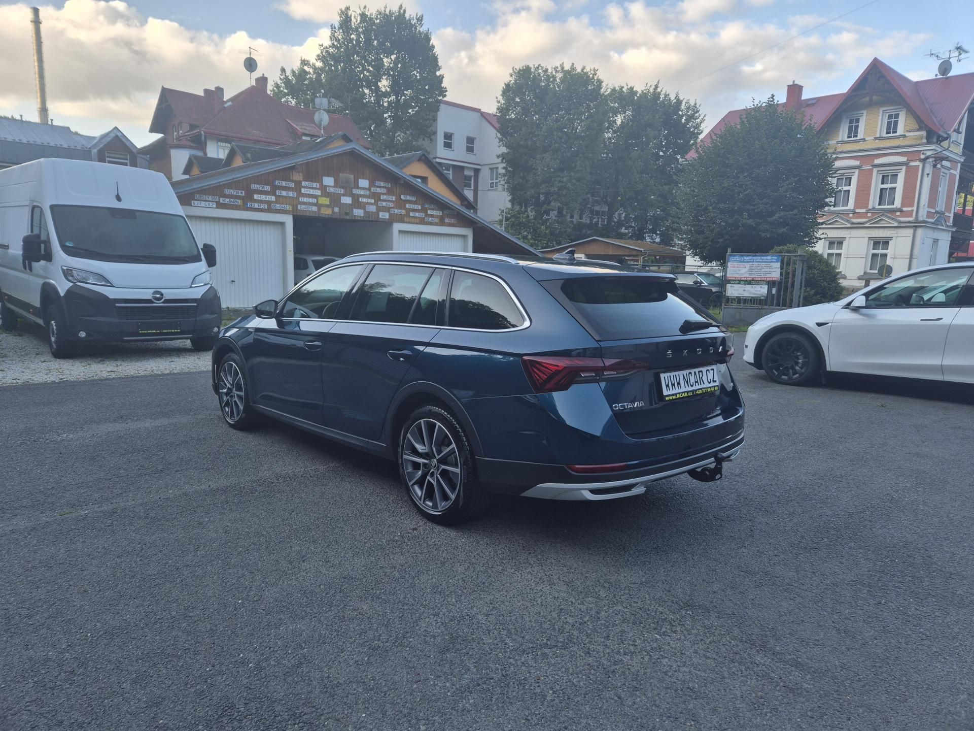 Škoda Octavia, Combi Scout TDi 147kw DSG 4x4 - fotka 4