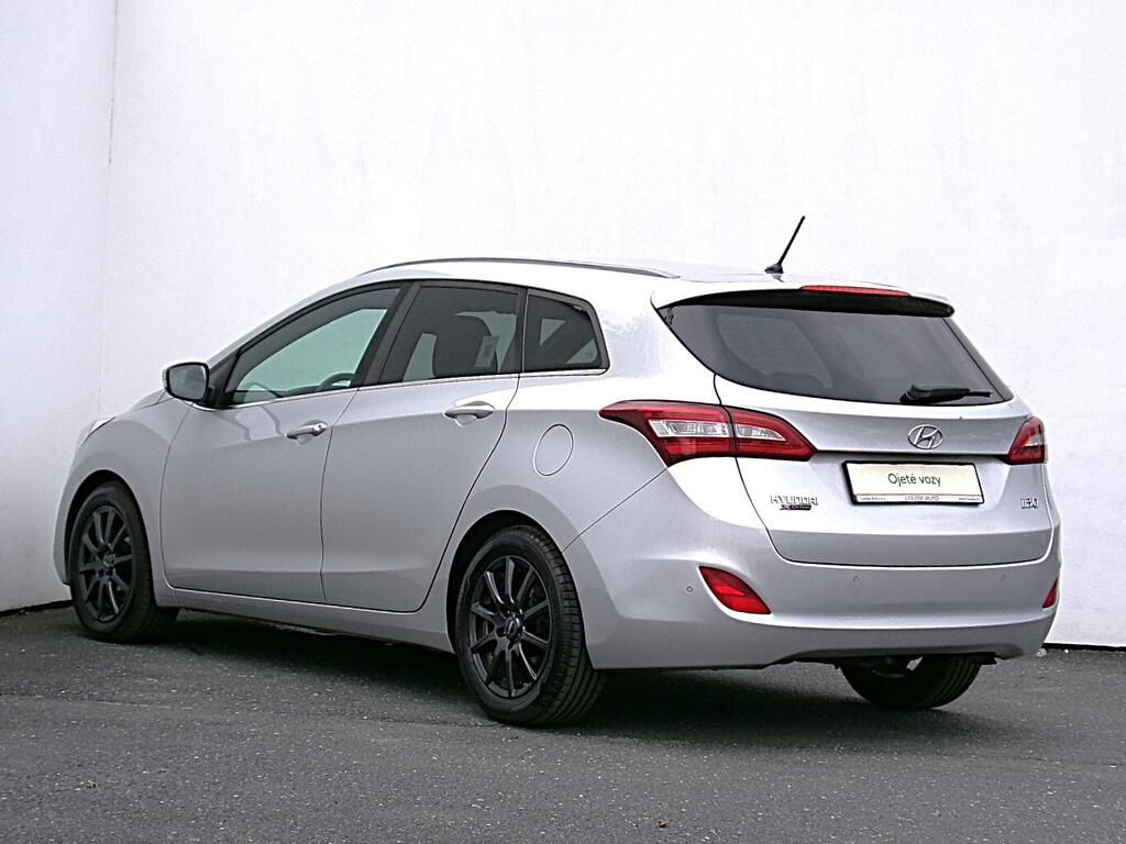 Hyundai i30, Go 1.6 GDI 99 kW - fotka 6