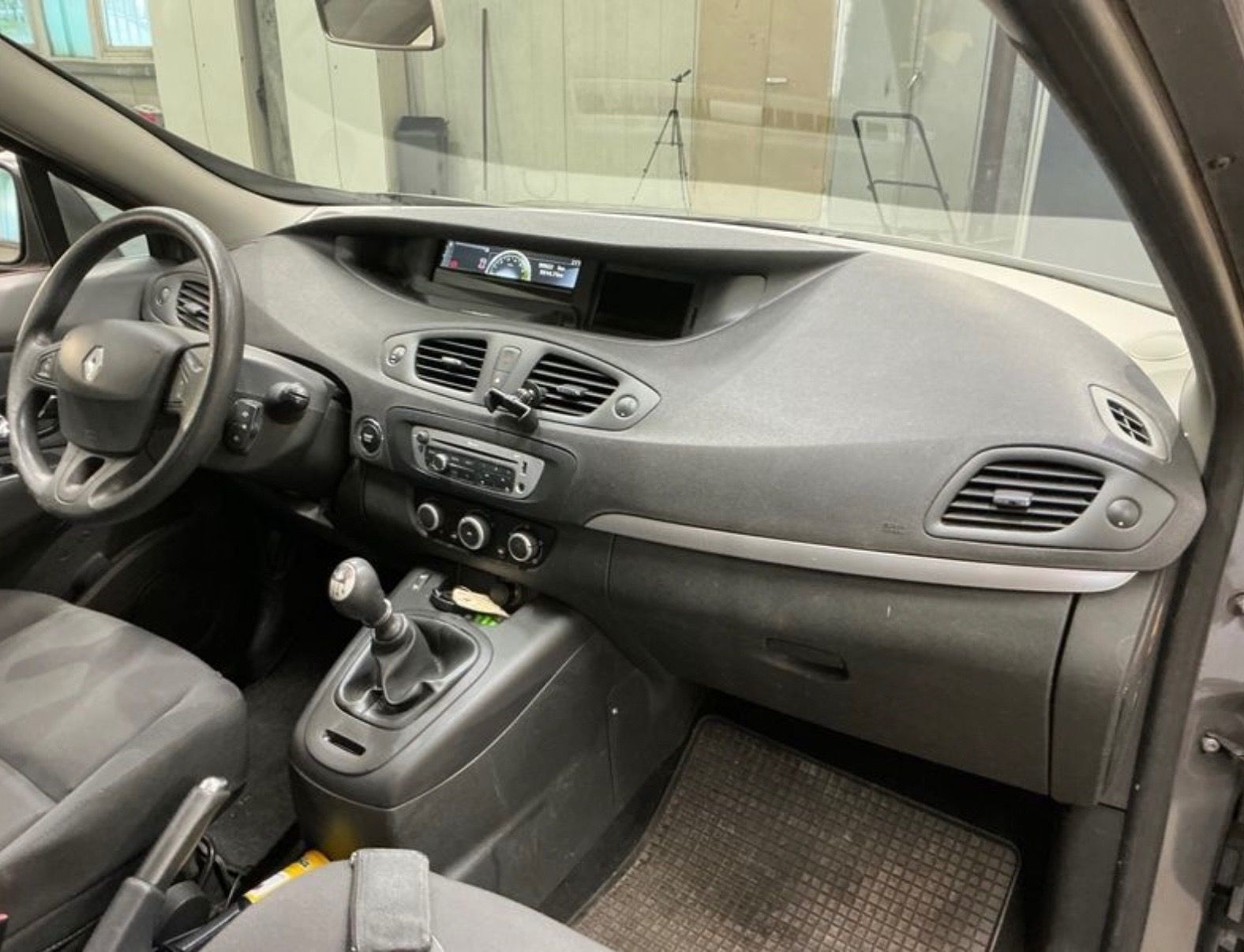 Renault Scénic, 1.6 16v 81kw TomTom editiom - fotka 3