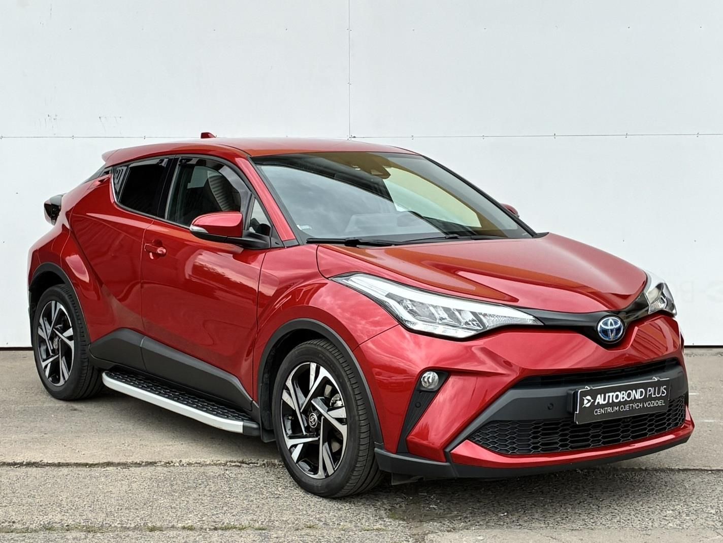 Toyota C-HR, 1.8 HSD e-CVT 90kW Style - fotka 6