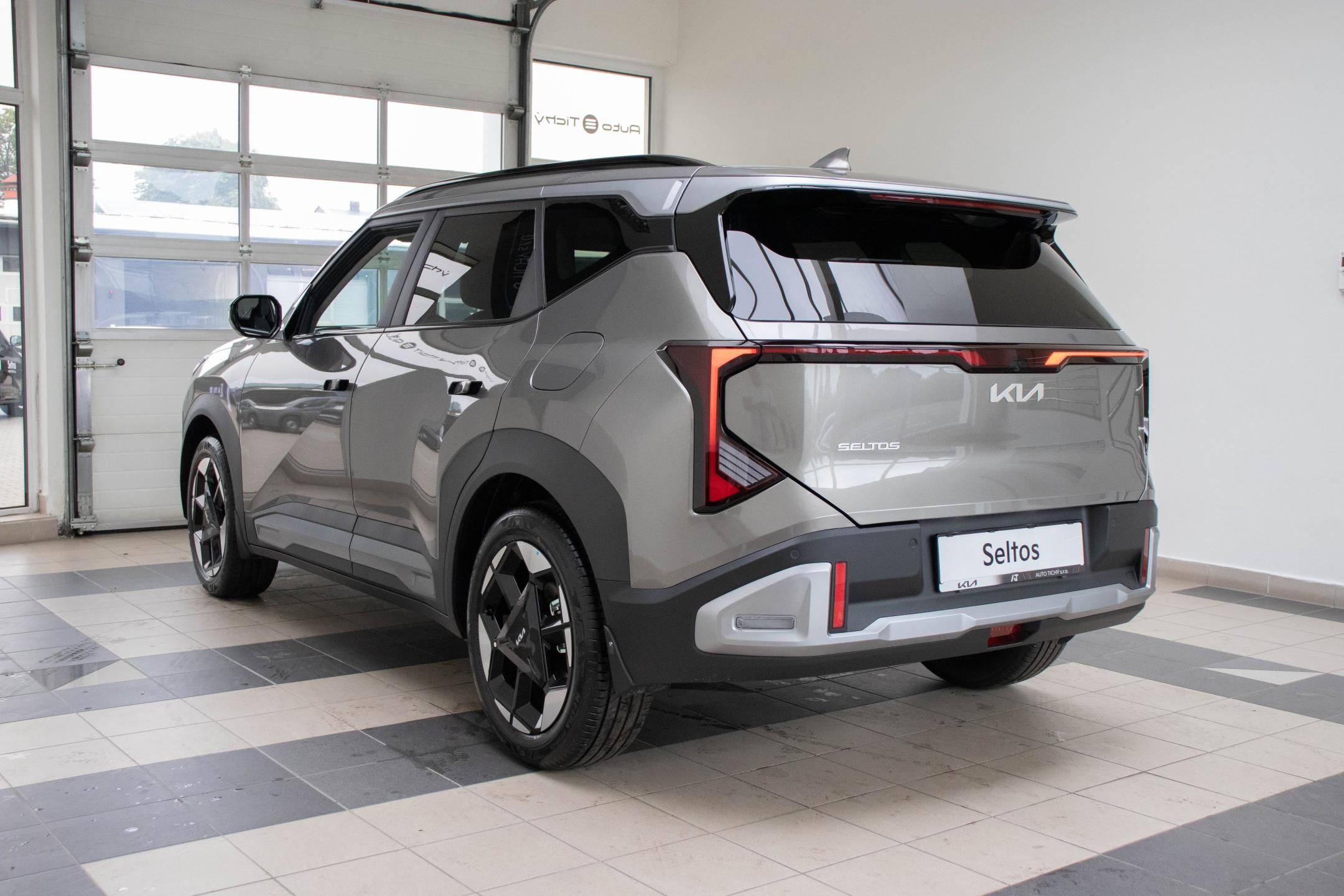 Kia Seltos, 1,6 T-GDi GPF 4x2 7DCT EXCLUSI - fotka 6