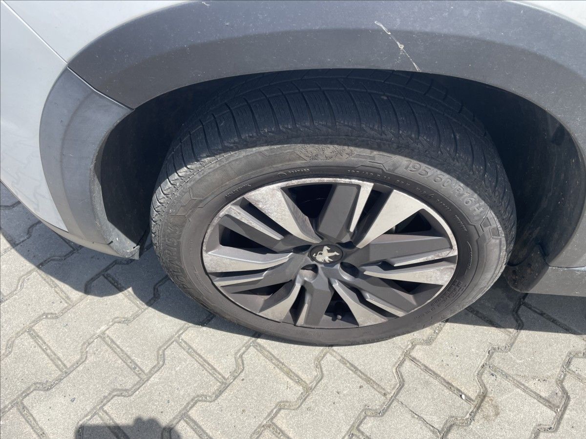 Peugeot 2008, 1,6 HDI ČR NOVÁ STK METALÍZA - fotka 6