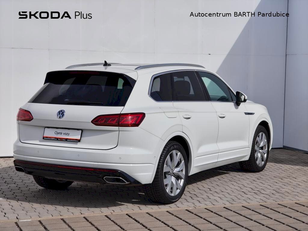 Volkswagen Touareg, V6 3,0 TDI / 210 kW / R-Line / - fotka 2