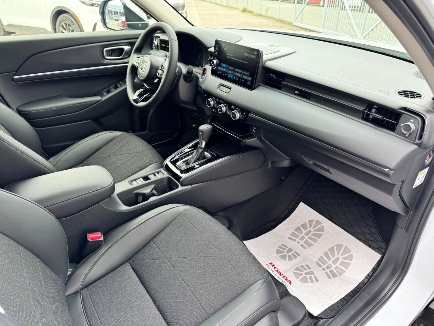 Honda HR-V, 1.5 e:HEV Advance SKLADEM - fotka 2
