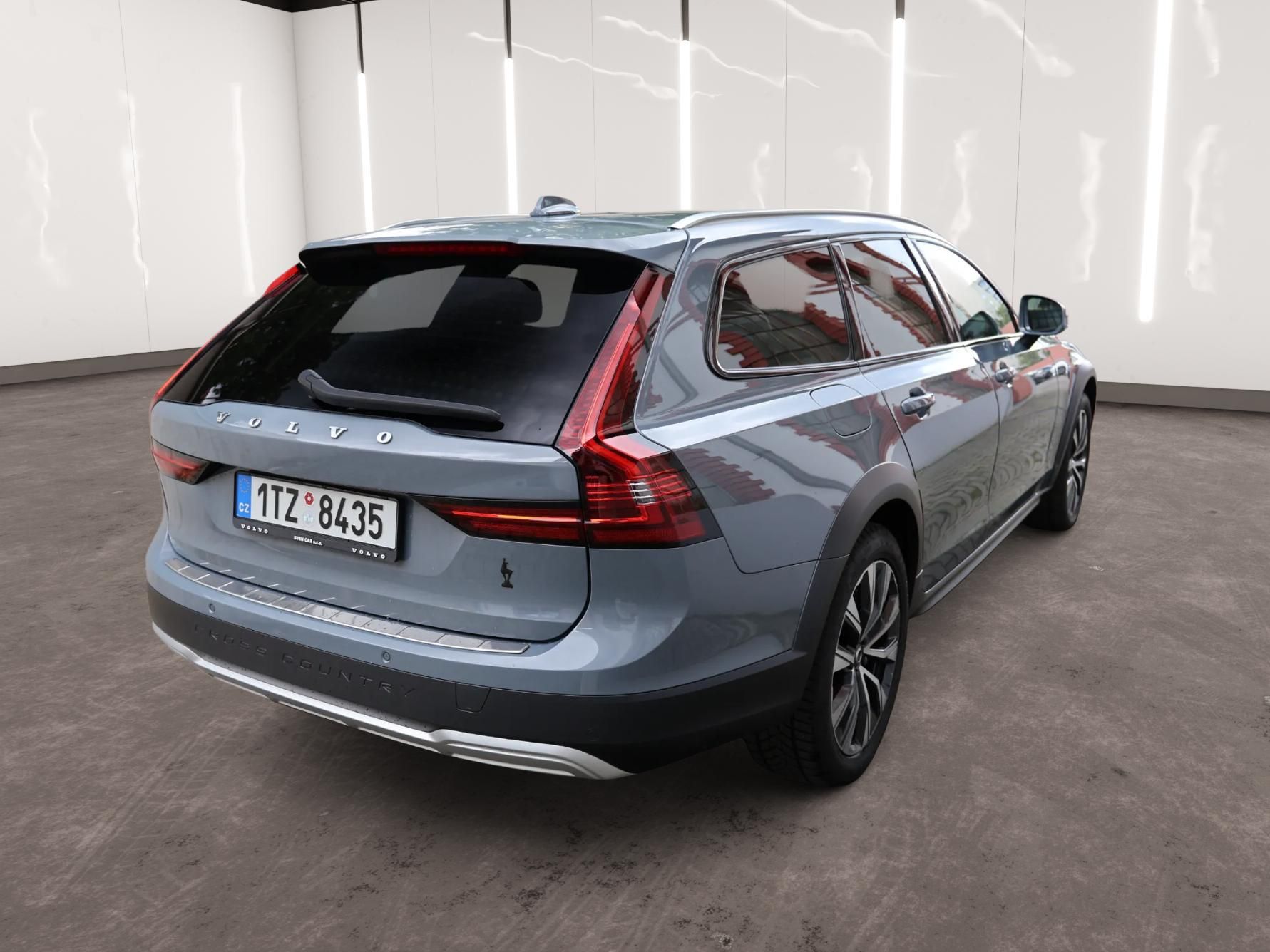 Volvo V90, Pro, B5 AWD mild hybrid - fotka 4