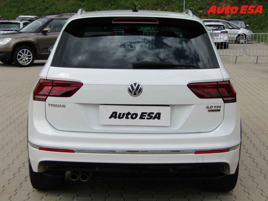 Volkswagen Tiguan, 2.0 TDi 4X4,R-Line,DSG,LED - fotka 5
