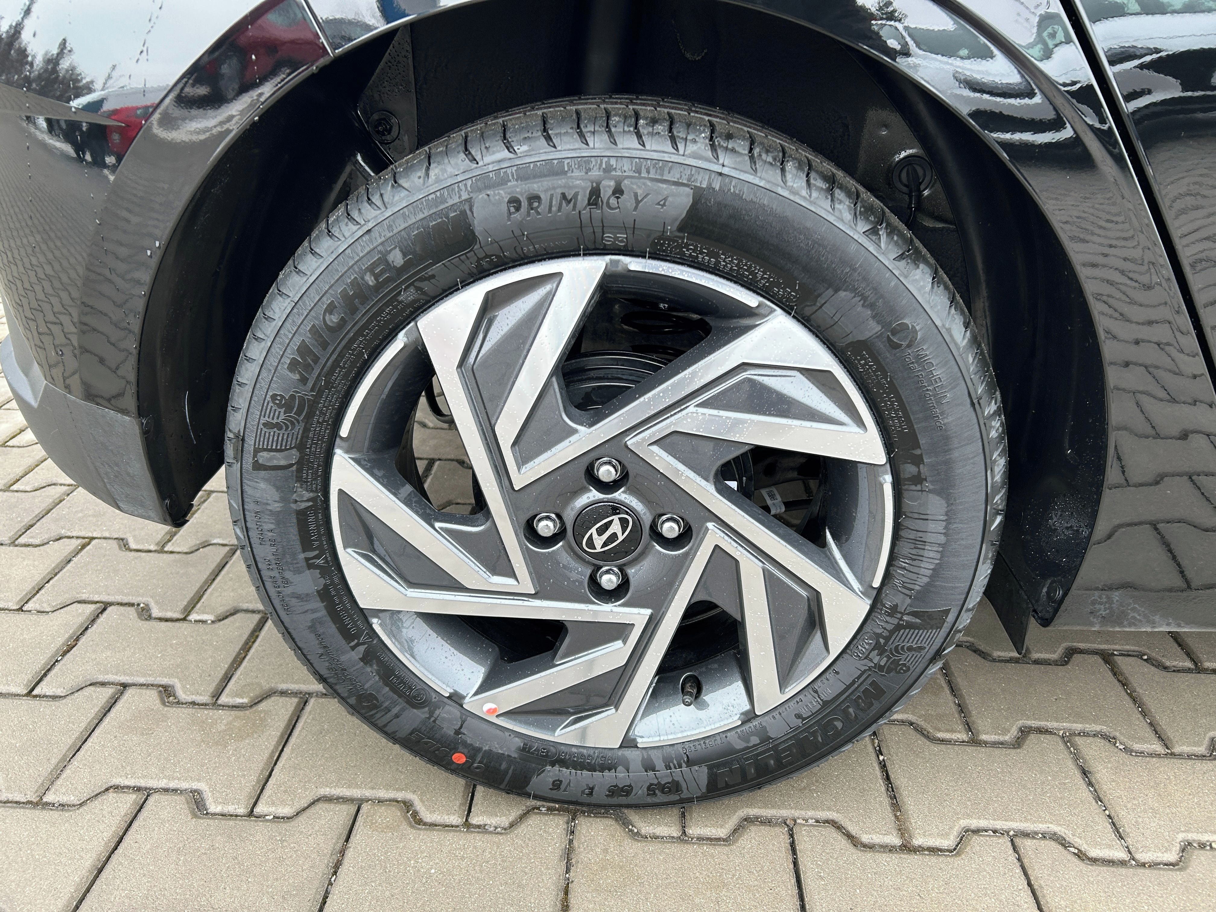 Hyundai i20, 26 1,0 T-GDI DCT GO! WINTER - fotka 4