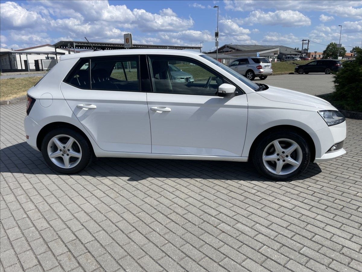 Škoda Fabia, 1,0 MPi 44kw Klima ESP Tažné, - fotka 5