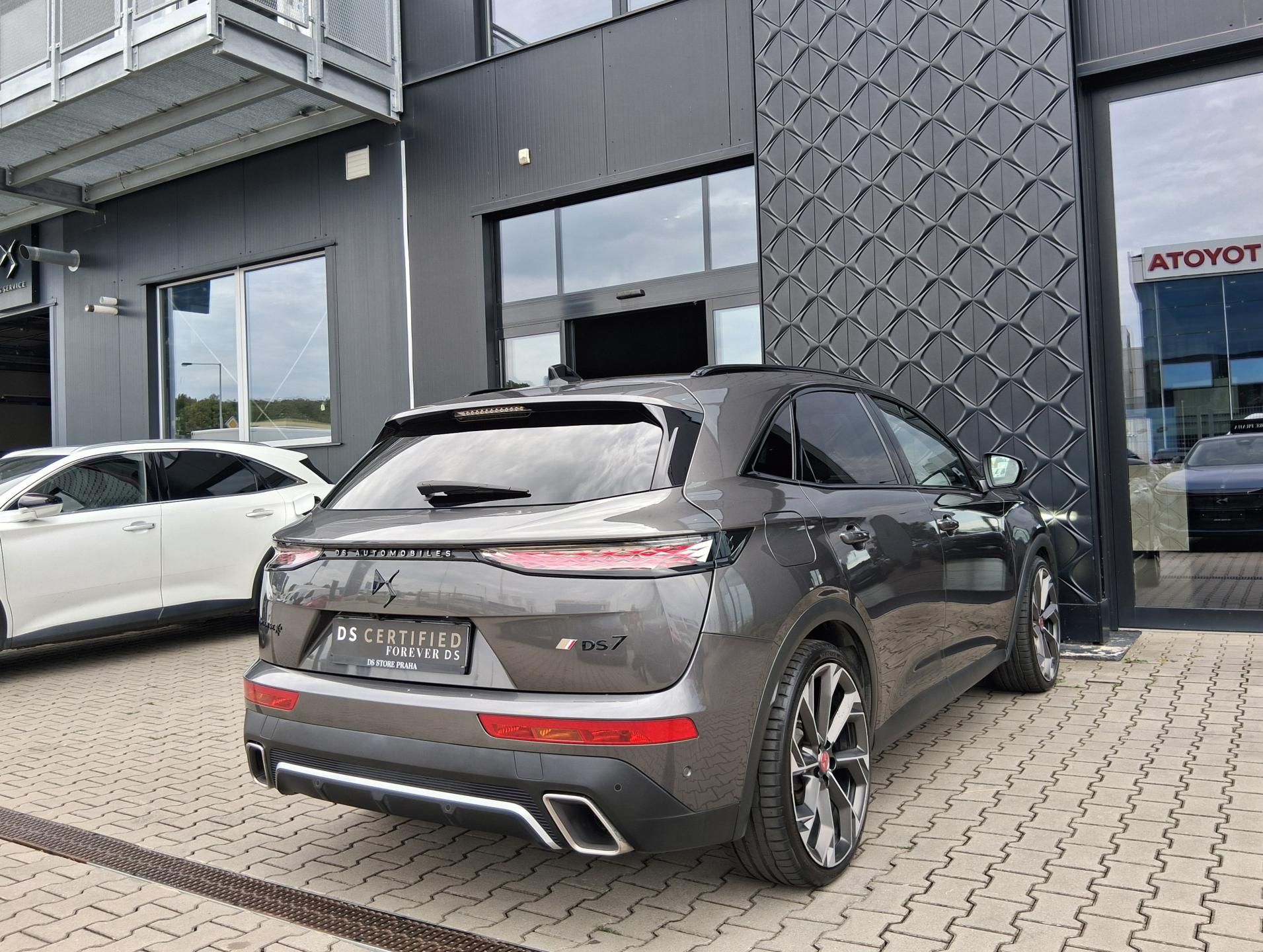 DS 7 Crossback, PERF. LINE + E-TENSE 360K 4x4 - fotka 3